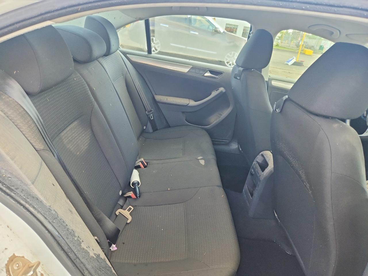 2015 Volkswagen Jetta Base White vin: 3VW1K7AJXFM422634