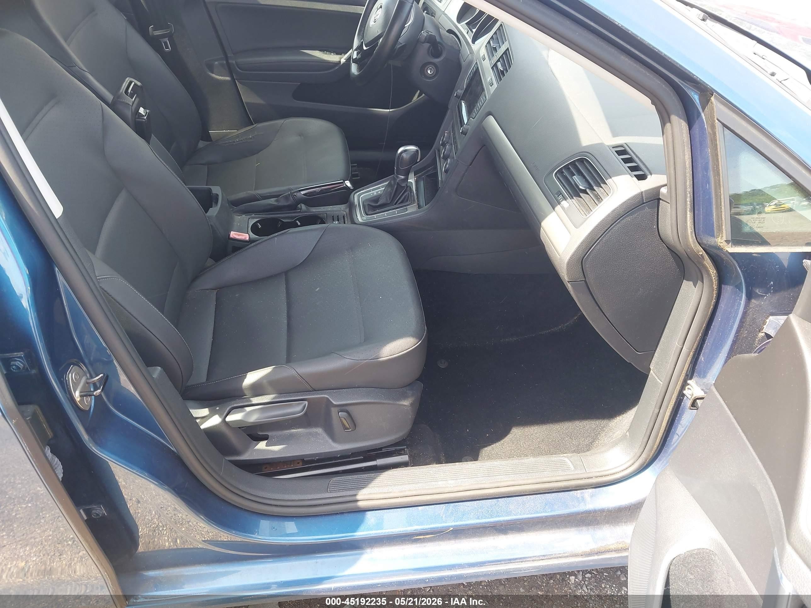 2015 Volkswagen Golf Tsi S 4-door Blue vin: 3VW217AU0FM030375