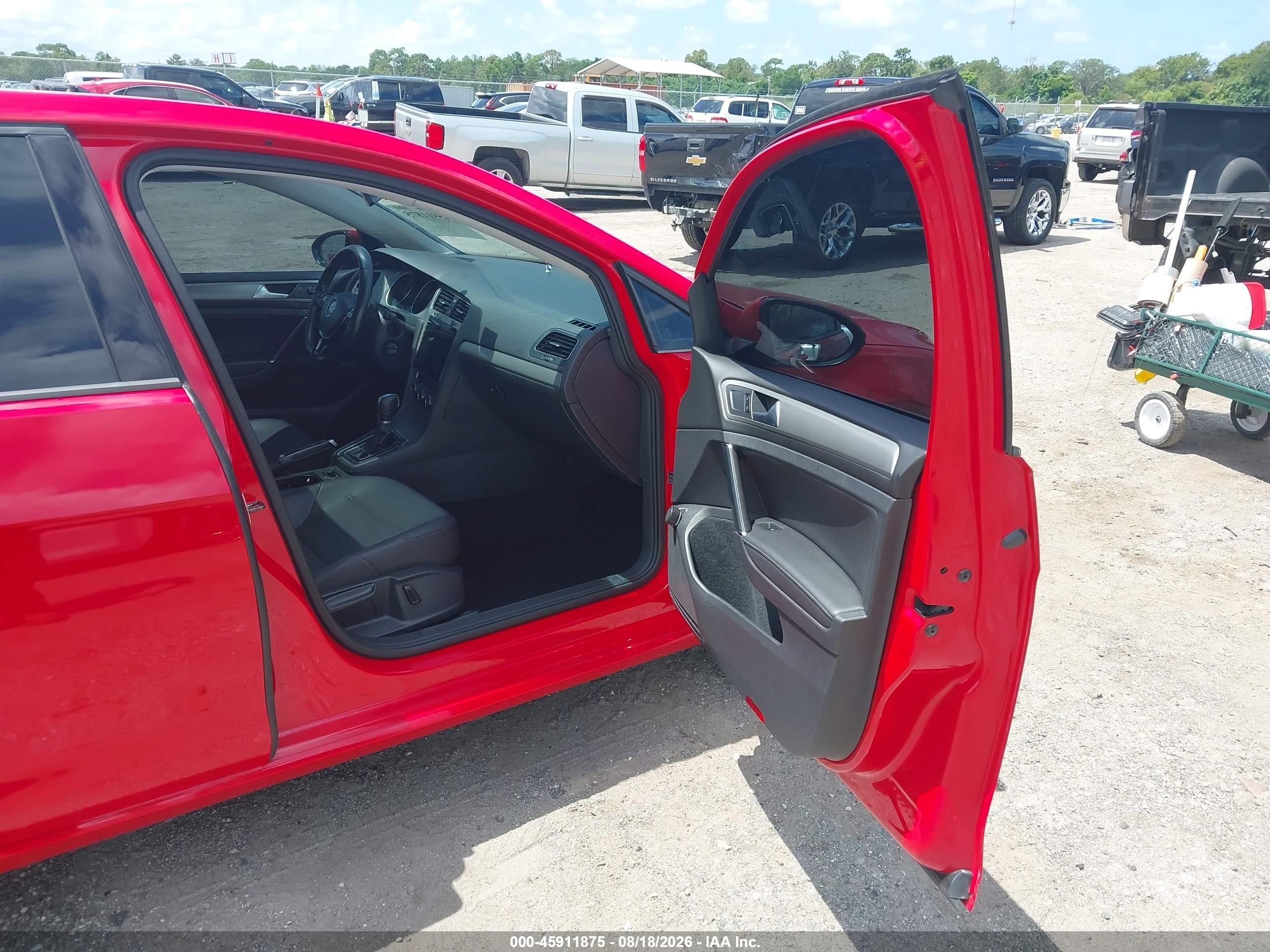 2015 Volkswagen Golf Tsi S 4-door Red vin: 3VW217AU1FM014119