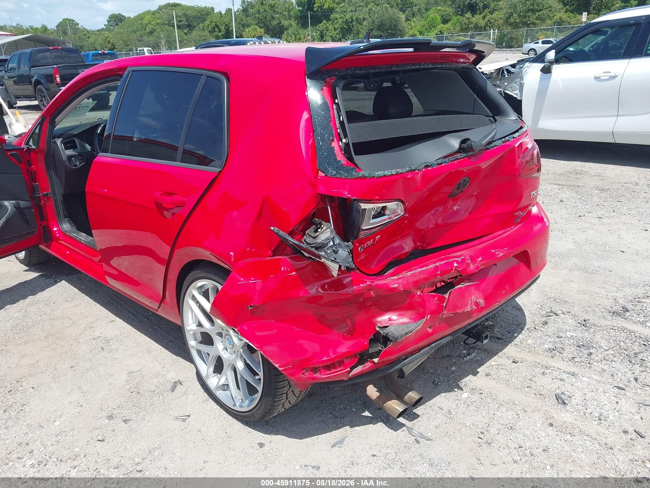 2015 Volkswagen Golf Tsi S 4-door Red vin: 3VW217AU1FM014119