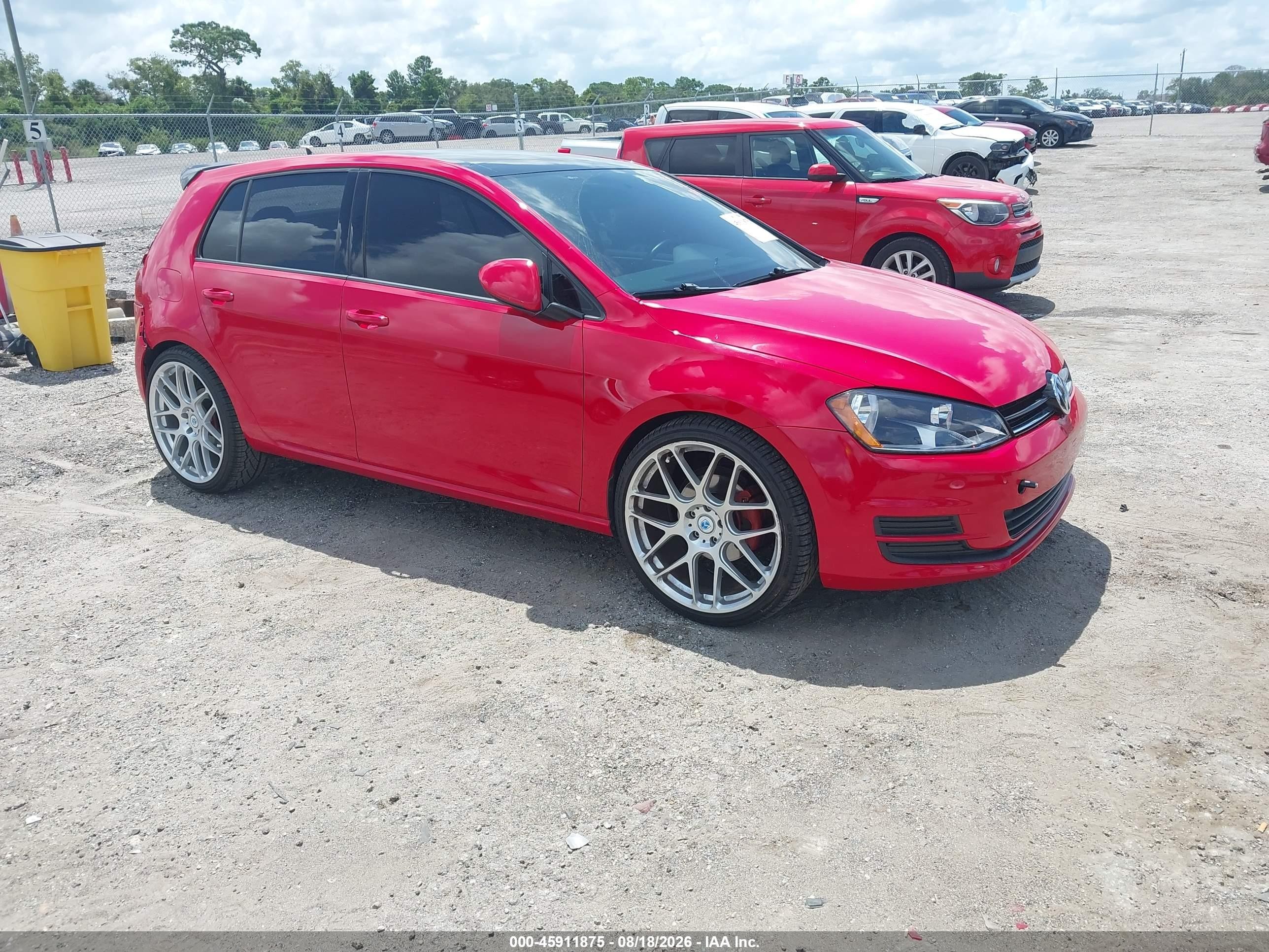 2015 Volkswagen Golf Tsi S 4-door Red vin: 3VW217AU1FM014119