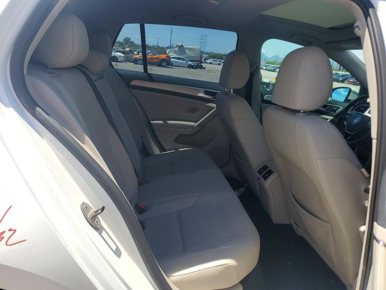 2015 Volkswagen Golf White vin: 3VW217AU2FM005560
