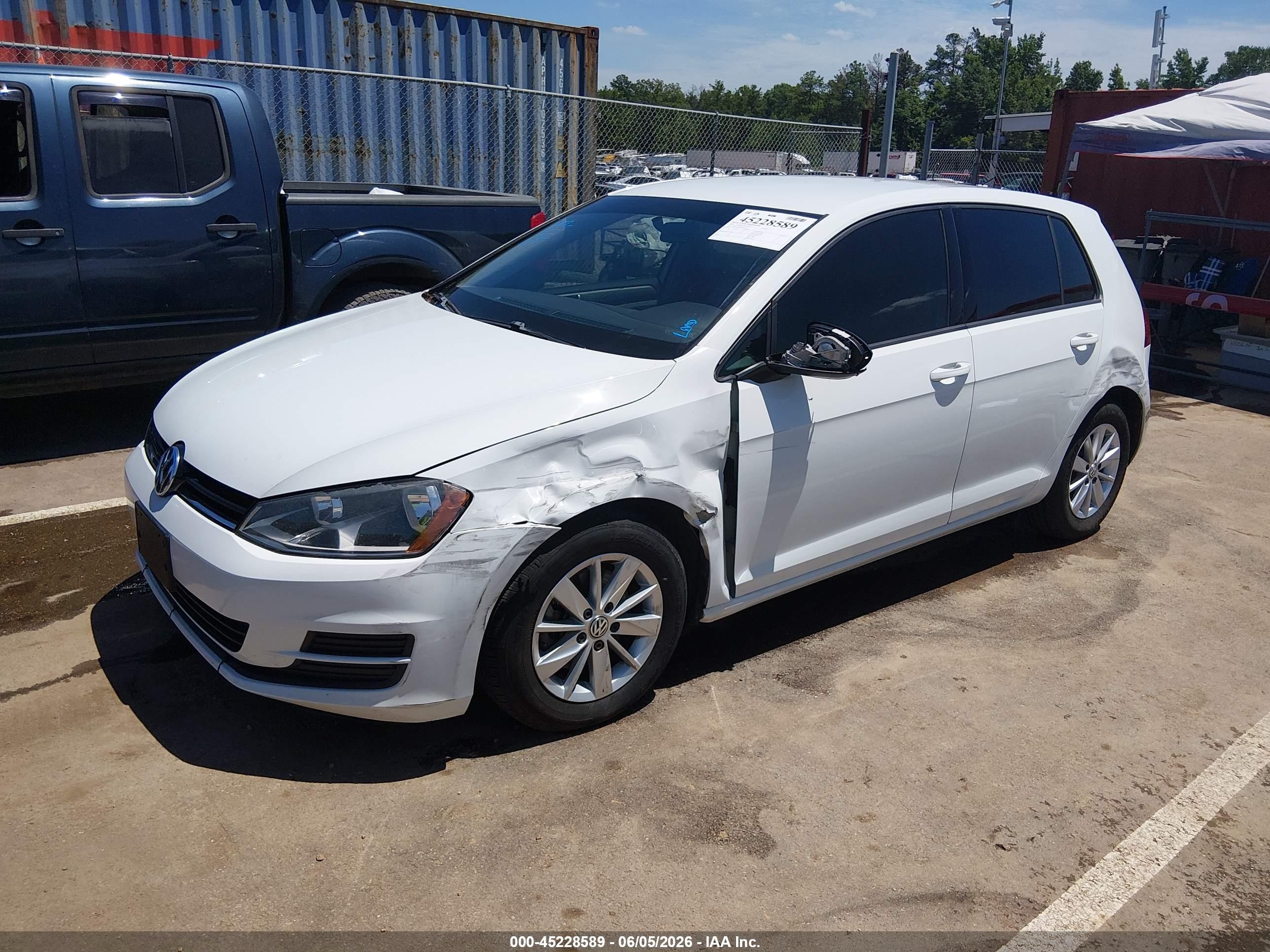 2015 Volkswagen Golf Tsi S 4-door White vin: 3VW217AU4FM013076
