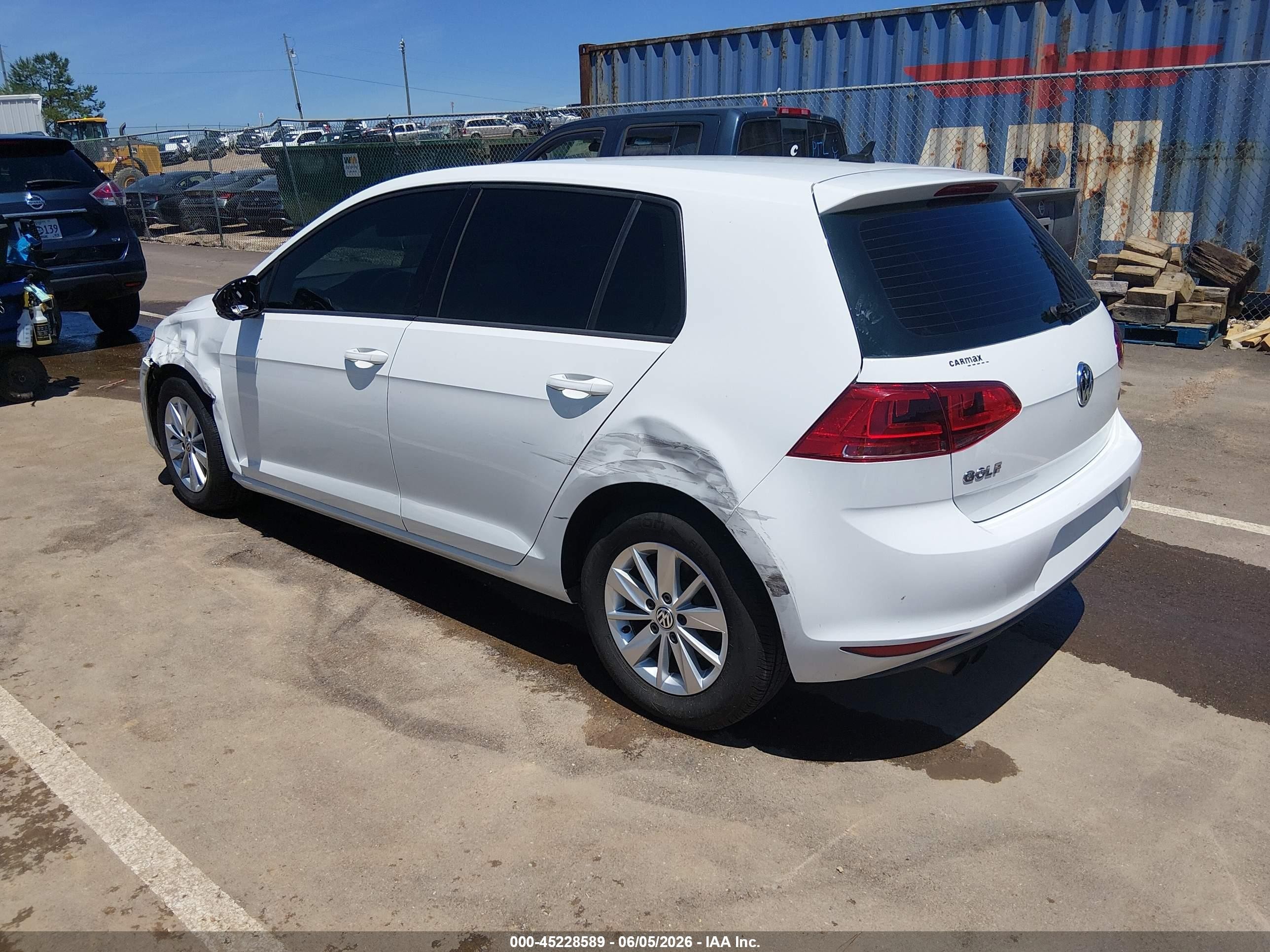 2015 Volkswagen Golf Tsi S 4-door White vin: 3VW217AU4FM013076
