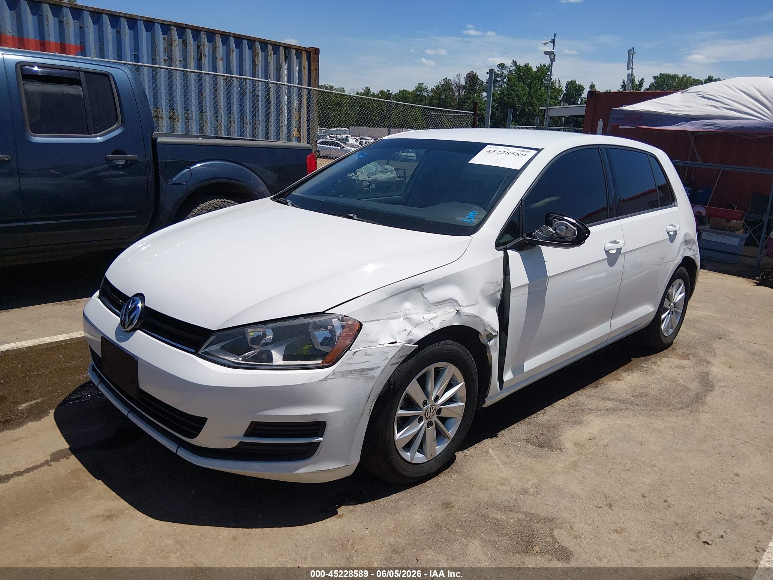 2015 Volkswagen Golf Tsi S 4-door White vin: 3VW217AU4FM013076