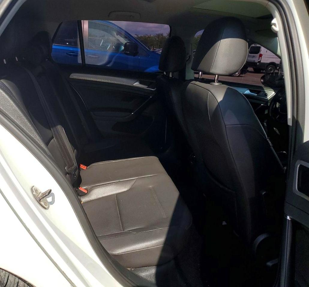 2015 Volkswagen Golf White vin: 3VW217AU4FM044778