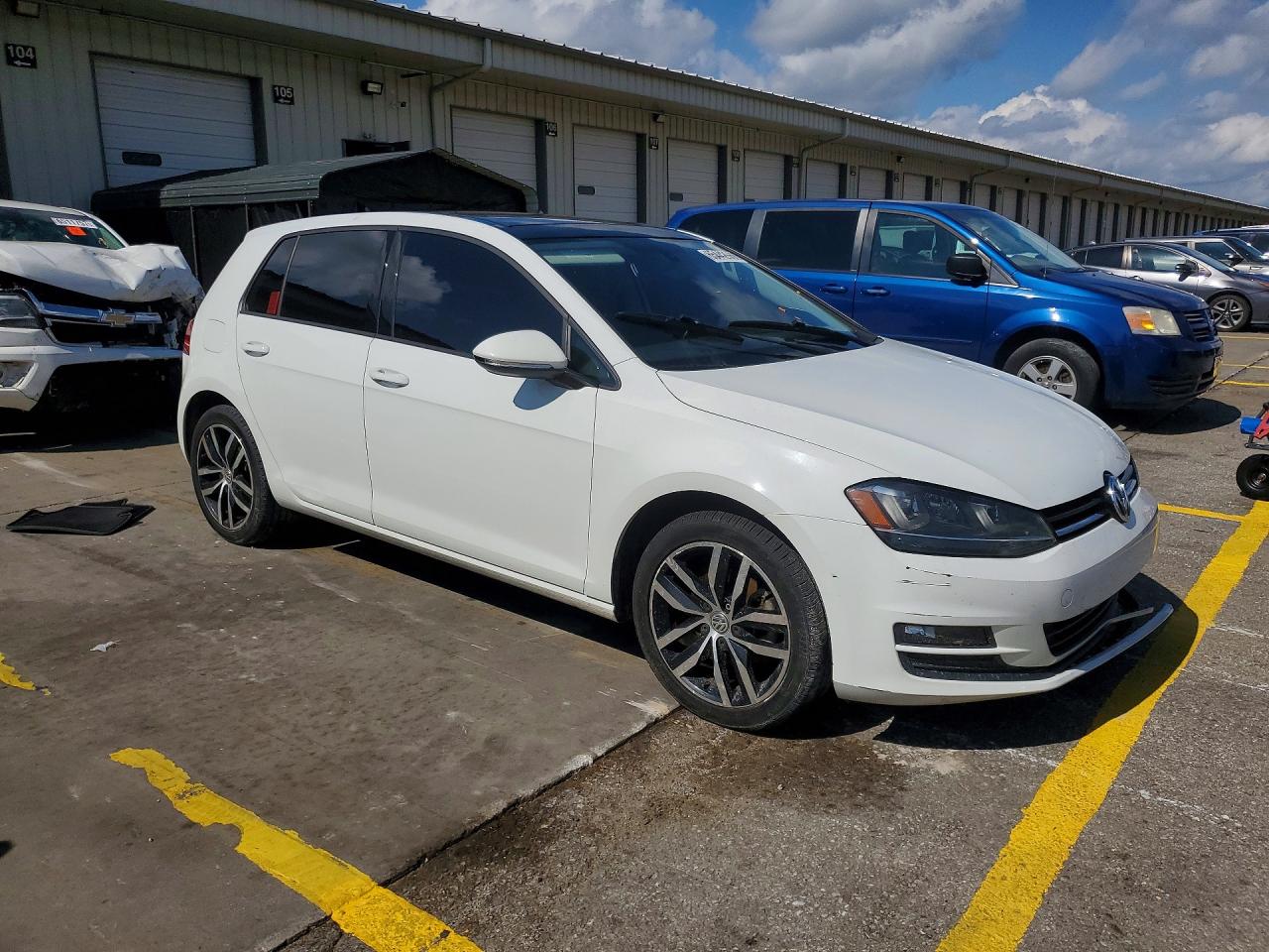 2015 Volkswagen Golf White vin: 3VW217AU4FM044778