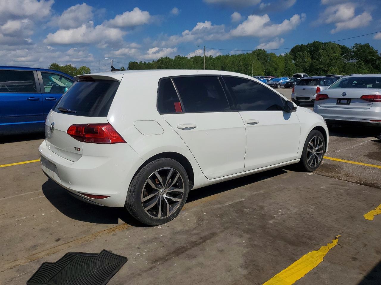 2015 Volkswagen Golf White vin: 3VW217AU4FM044778