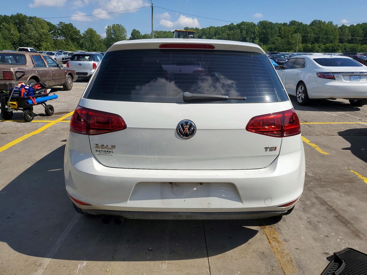 2015 Volkswagen Golf White vin: 3VW217AU4FM044778