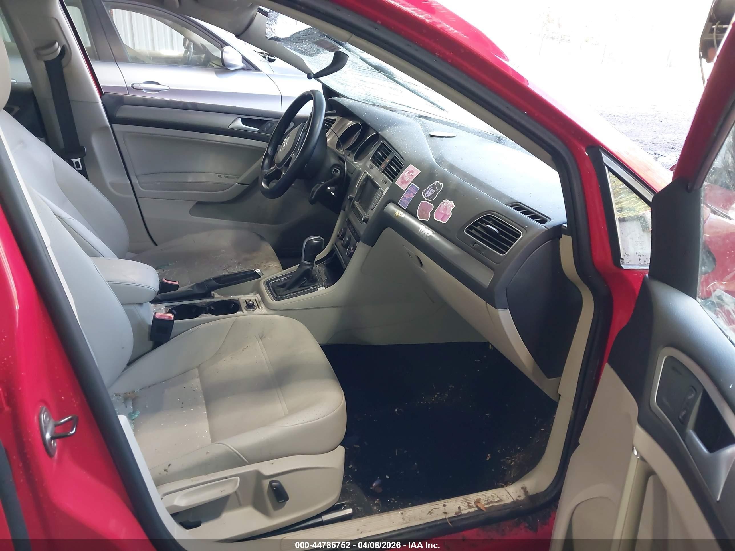 2015 Volkswagen Golf Tsi S 4-door Red vin: 3VW217AU5FM013166