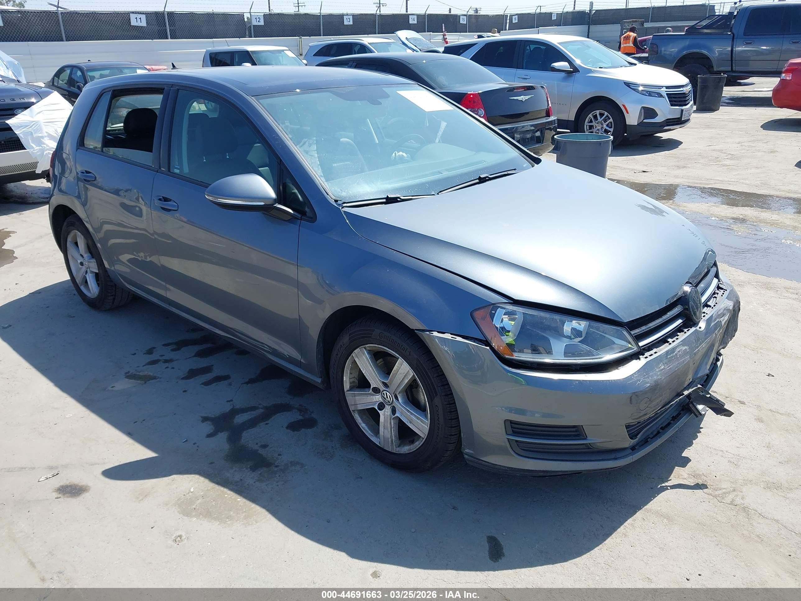 3VW217AU7HM025581