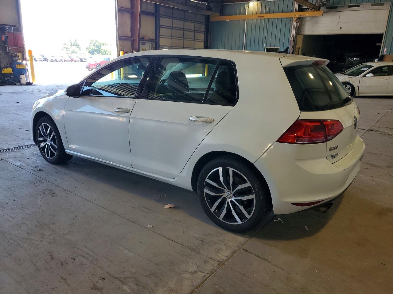2015 Volkswagen Golf White vin: 3VW217AU9FM011534