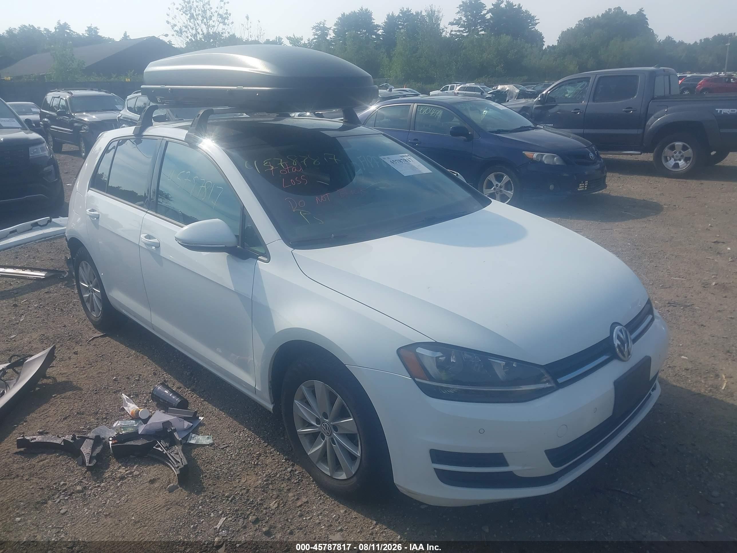 2015 Volkswagen Golf Tsi S 4-door Белый vin: 3VW217AUXFM095248
