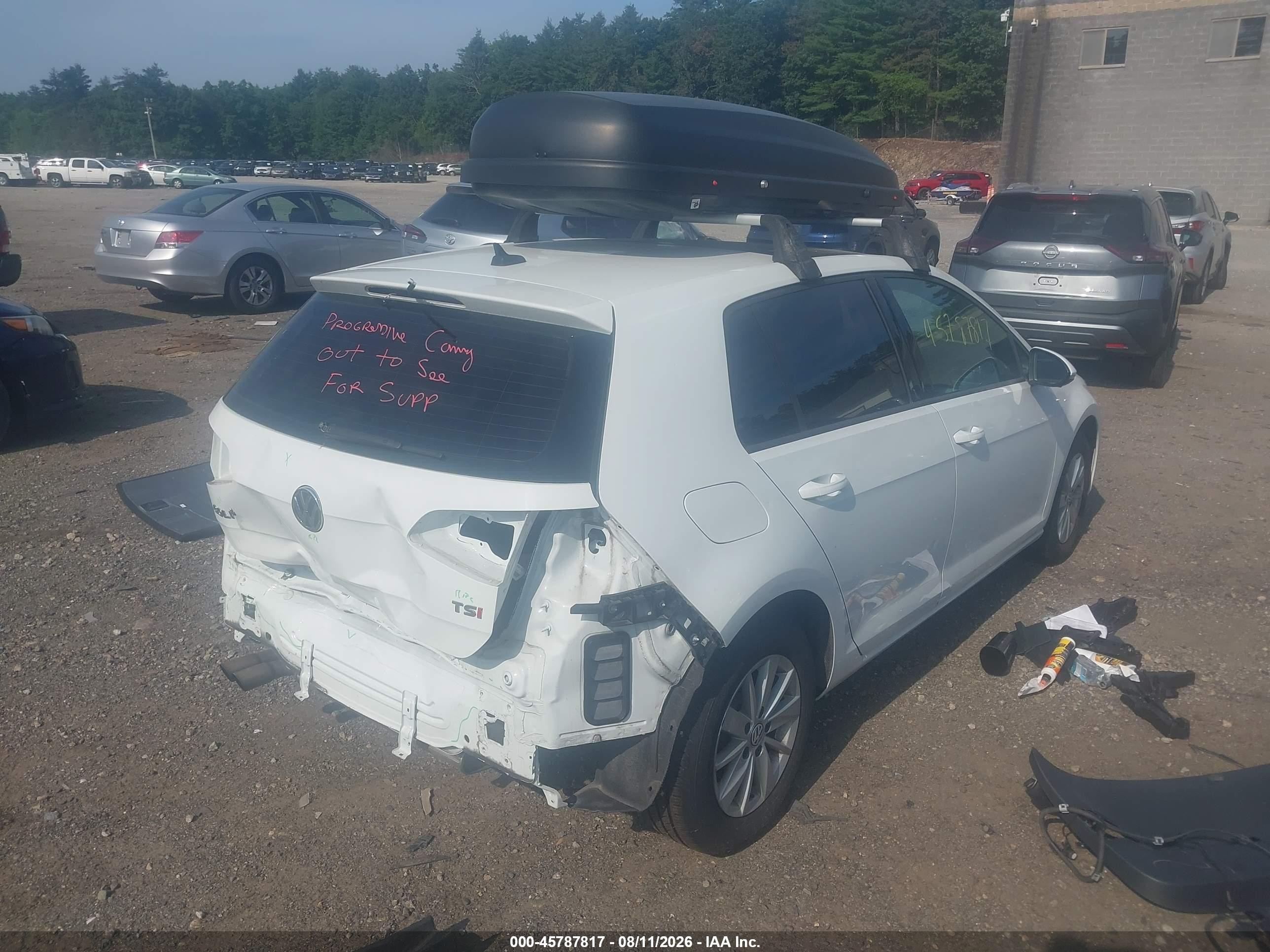 2015 Volkswagen Golf Tsi S 4-door White vin: 3VW217AUXFM095248