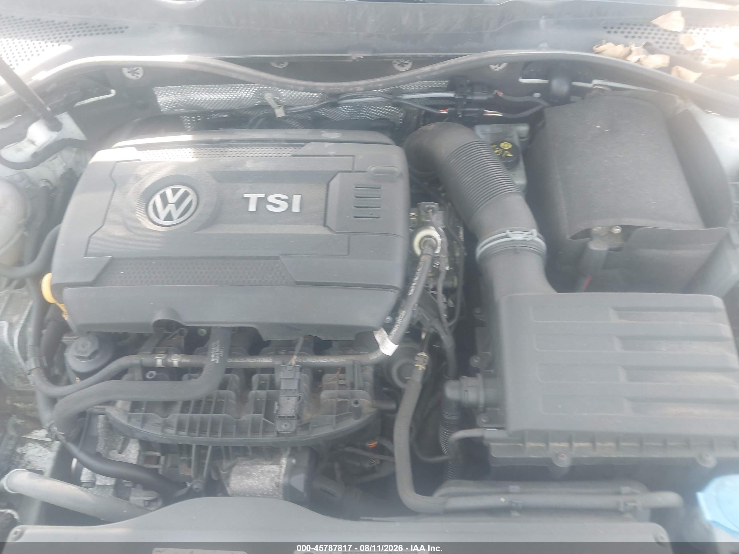 2015 Volkswagen Golf Tsi S 4-door White vin: 3VW217AUXFM095248