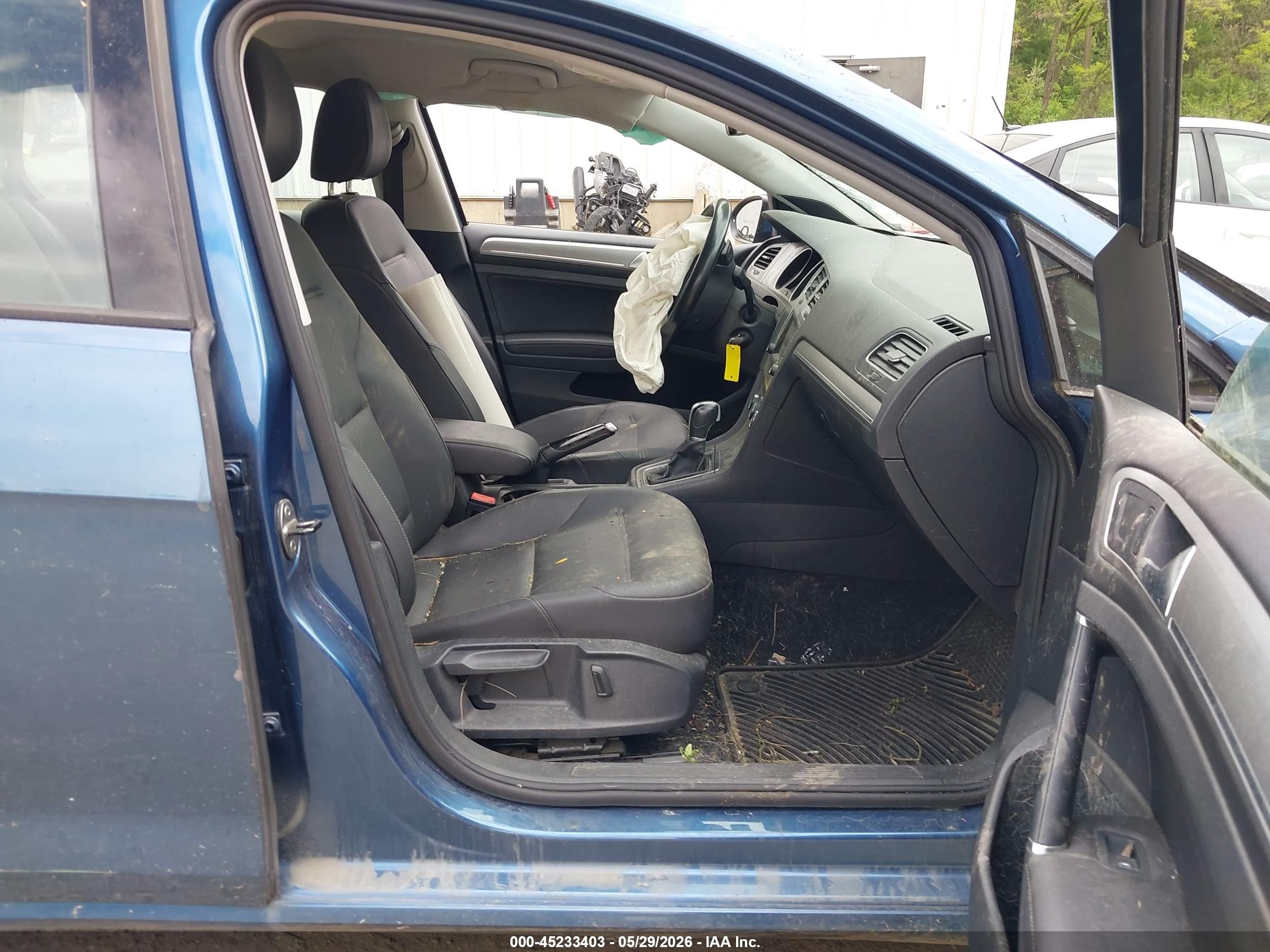 2015 Volkswagen Golf Tdi Se 4-door Blue vin: 3VW2A7AU0FM032806