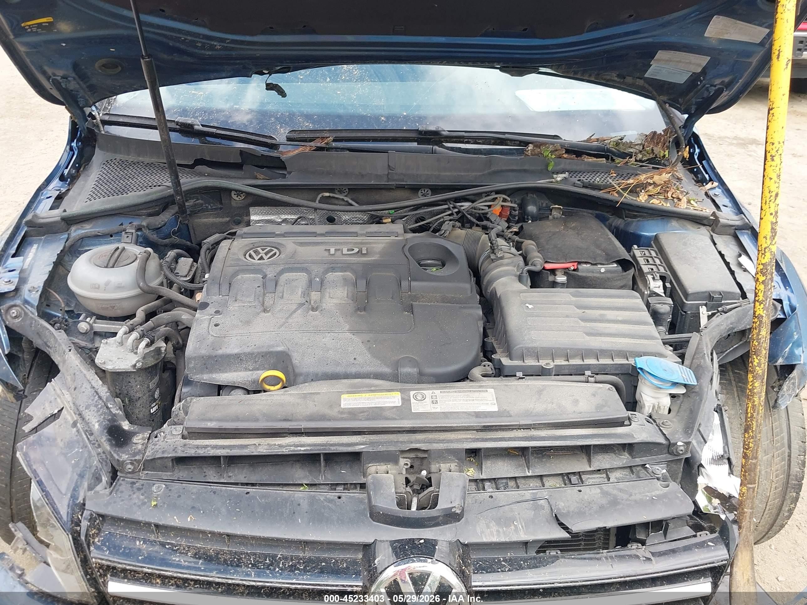 2015 Volkswagen Golf Tdi Se 4-door Blue vin: 3VW2A7AU0FM032806