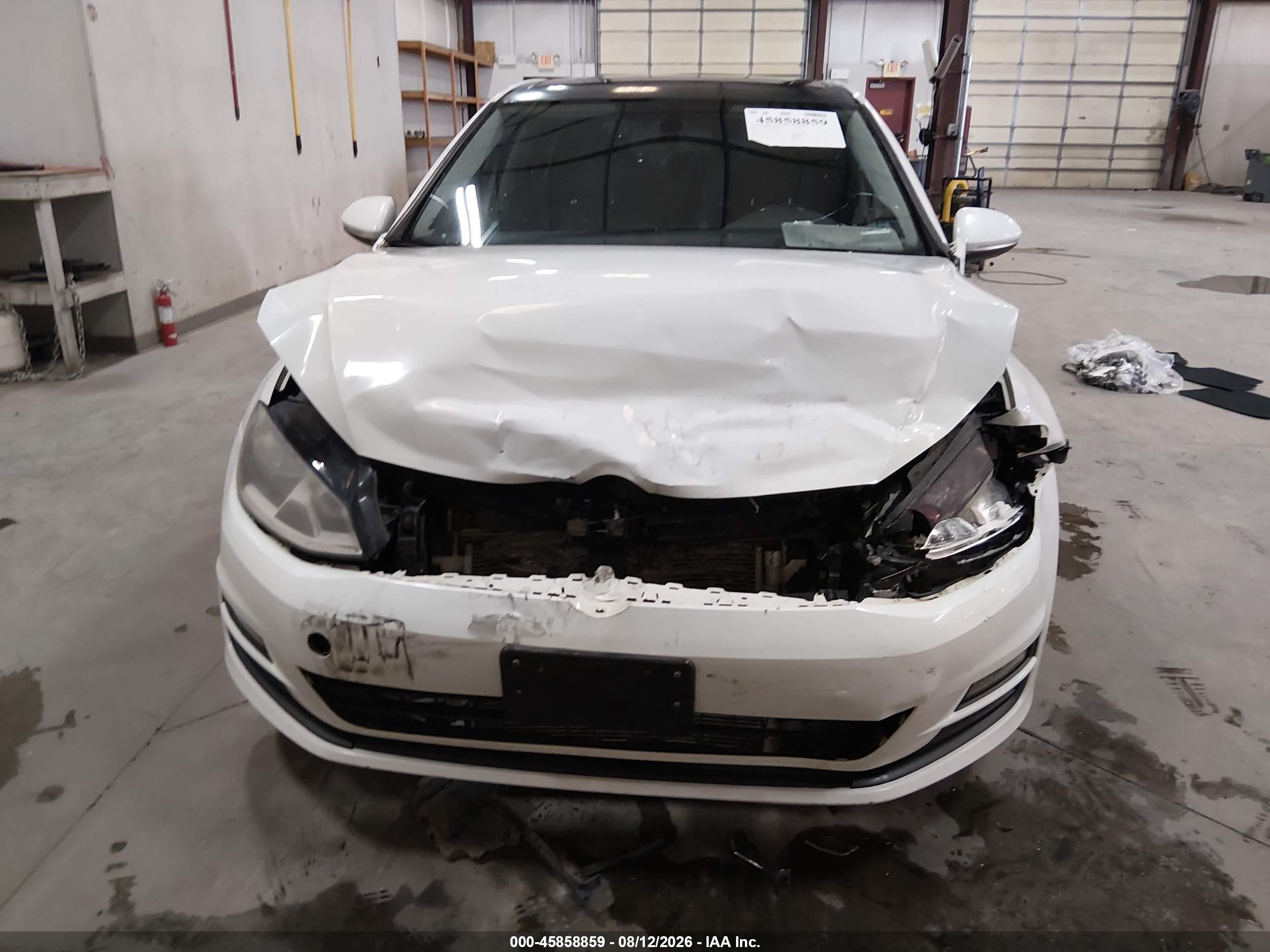 2015 Volkswagen Golf Tdi Se 4-door White vin: 3VW2A7AU1FM018574