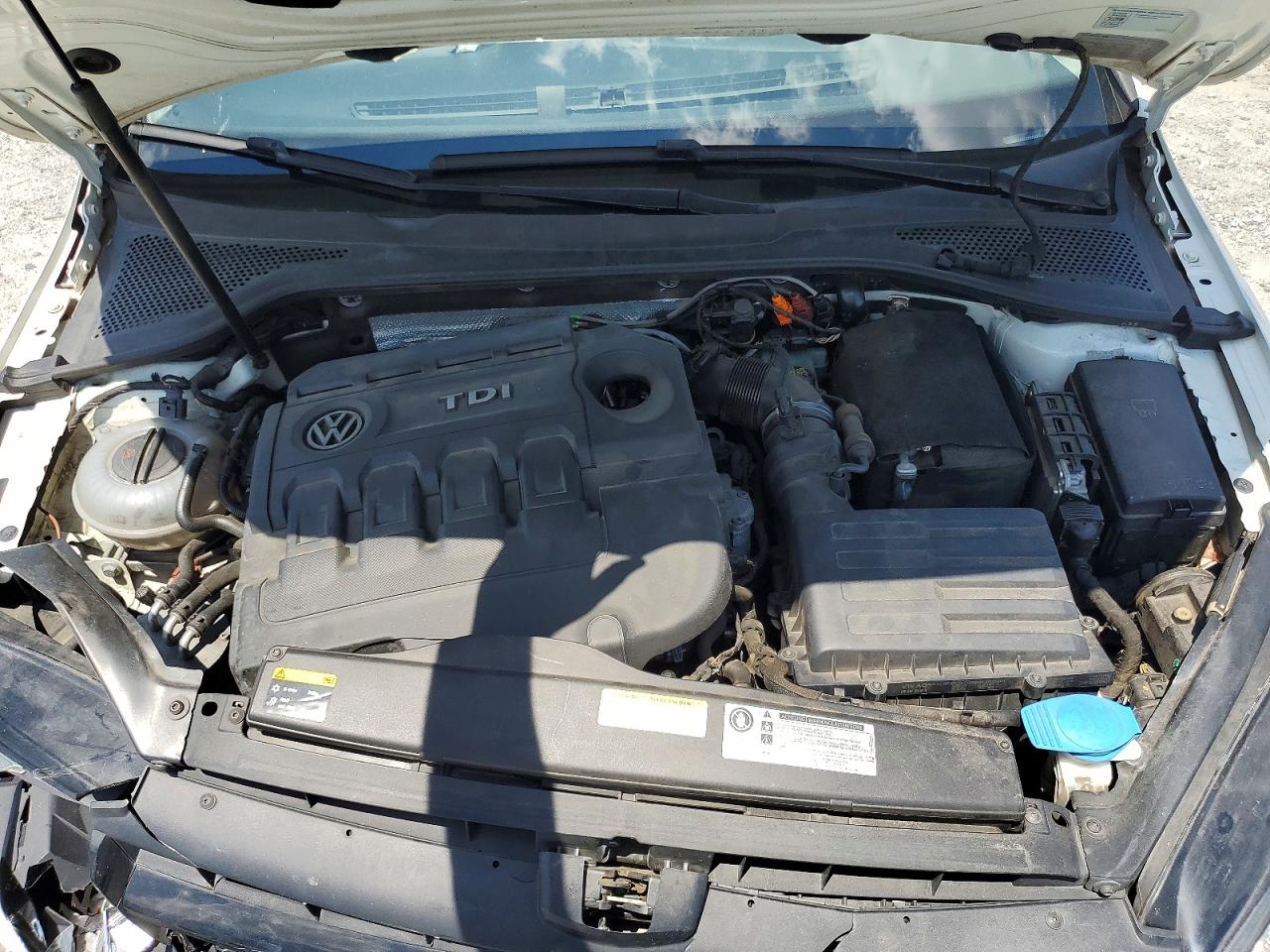 2015 Volkswagen Golf Tdi Белый vin: 3VW2A7AU2FM028739