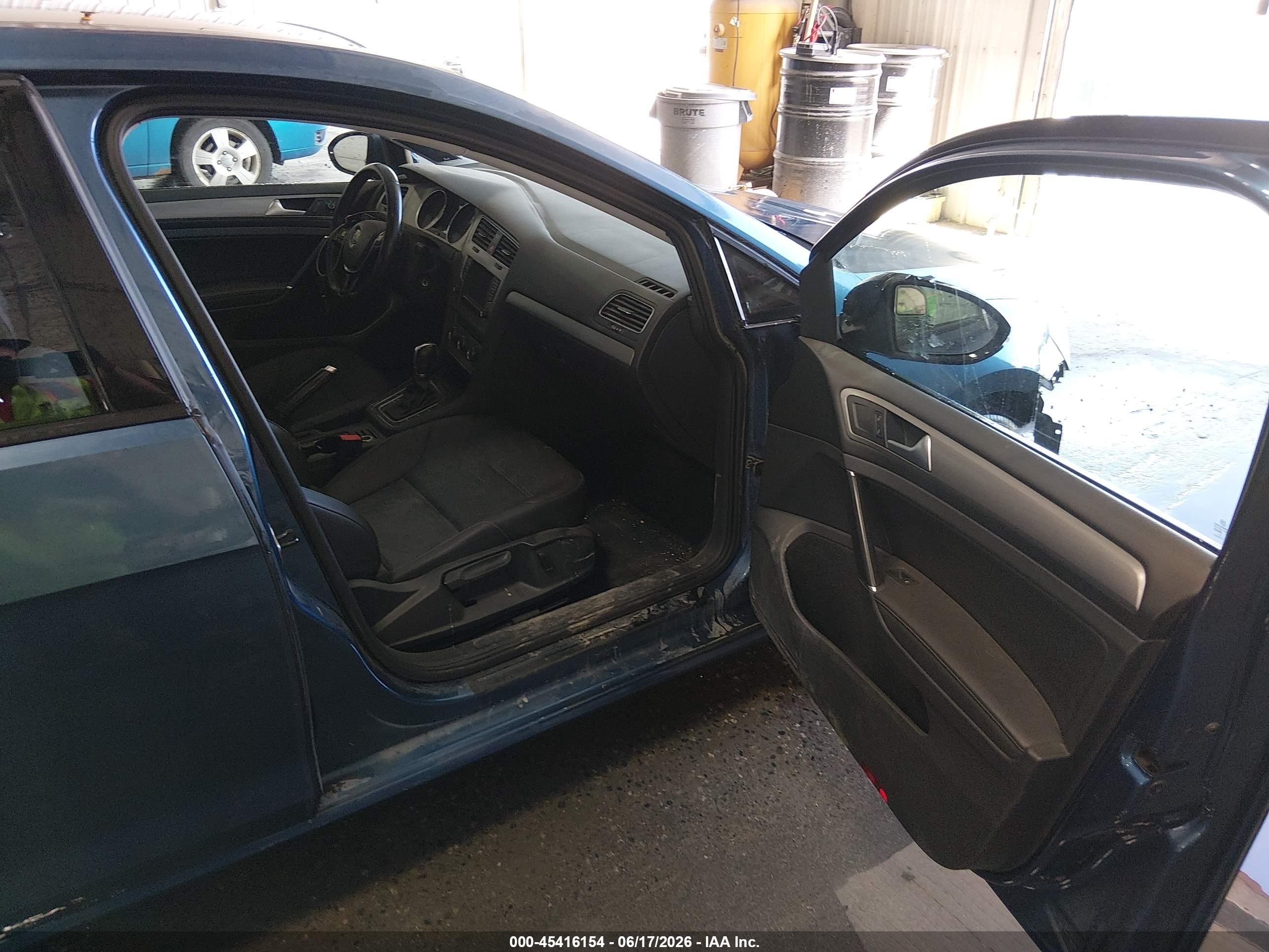 2015 Volkswagen Golf Tdi Se 4-door Blue vin: 3VW2A7AU3FM047171