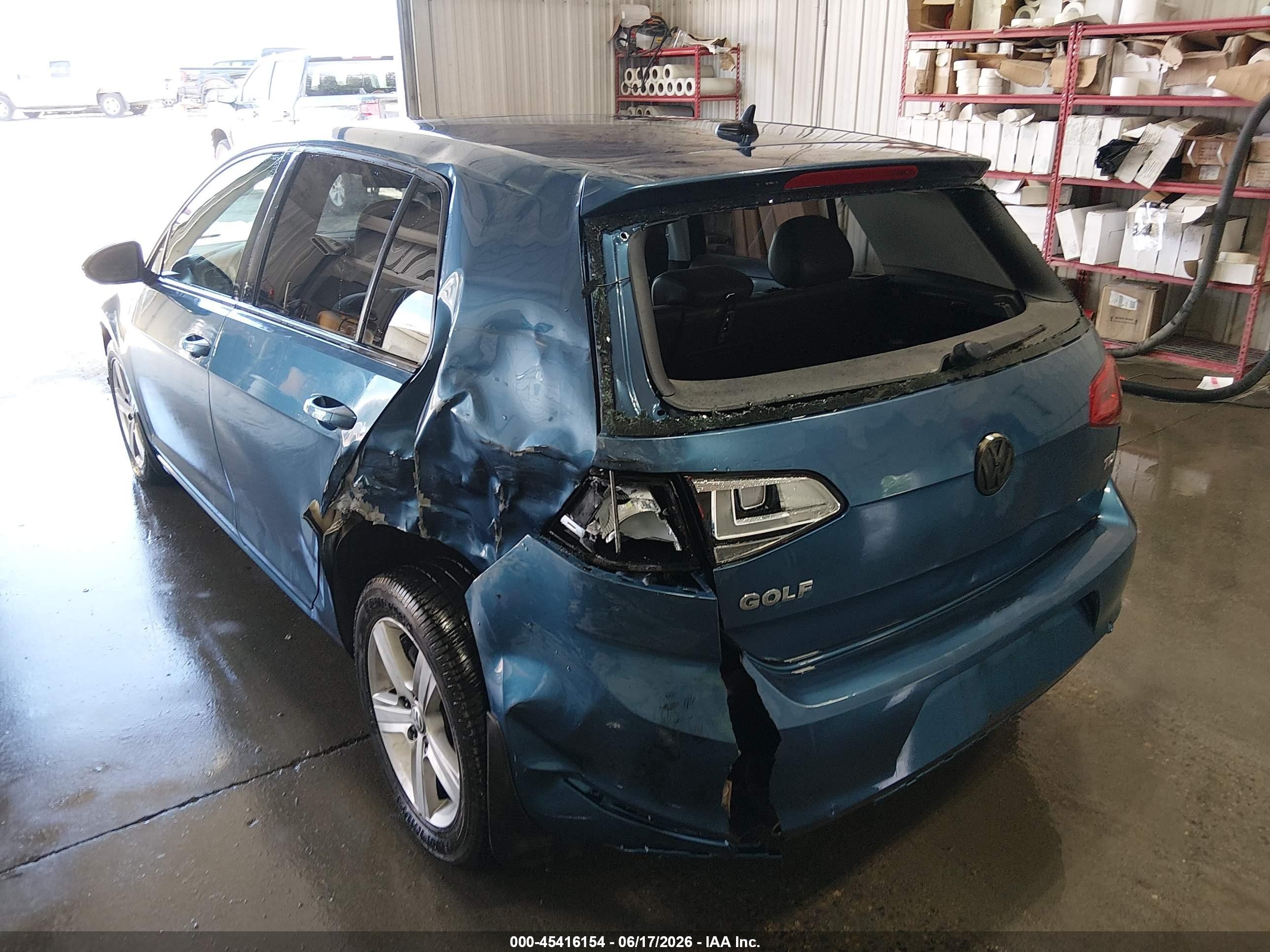 2015 Volkswagen Golf Tdi Se 4-door Blue vin: 3VW2A7AU3FM047171