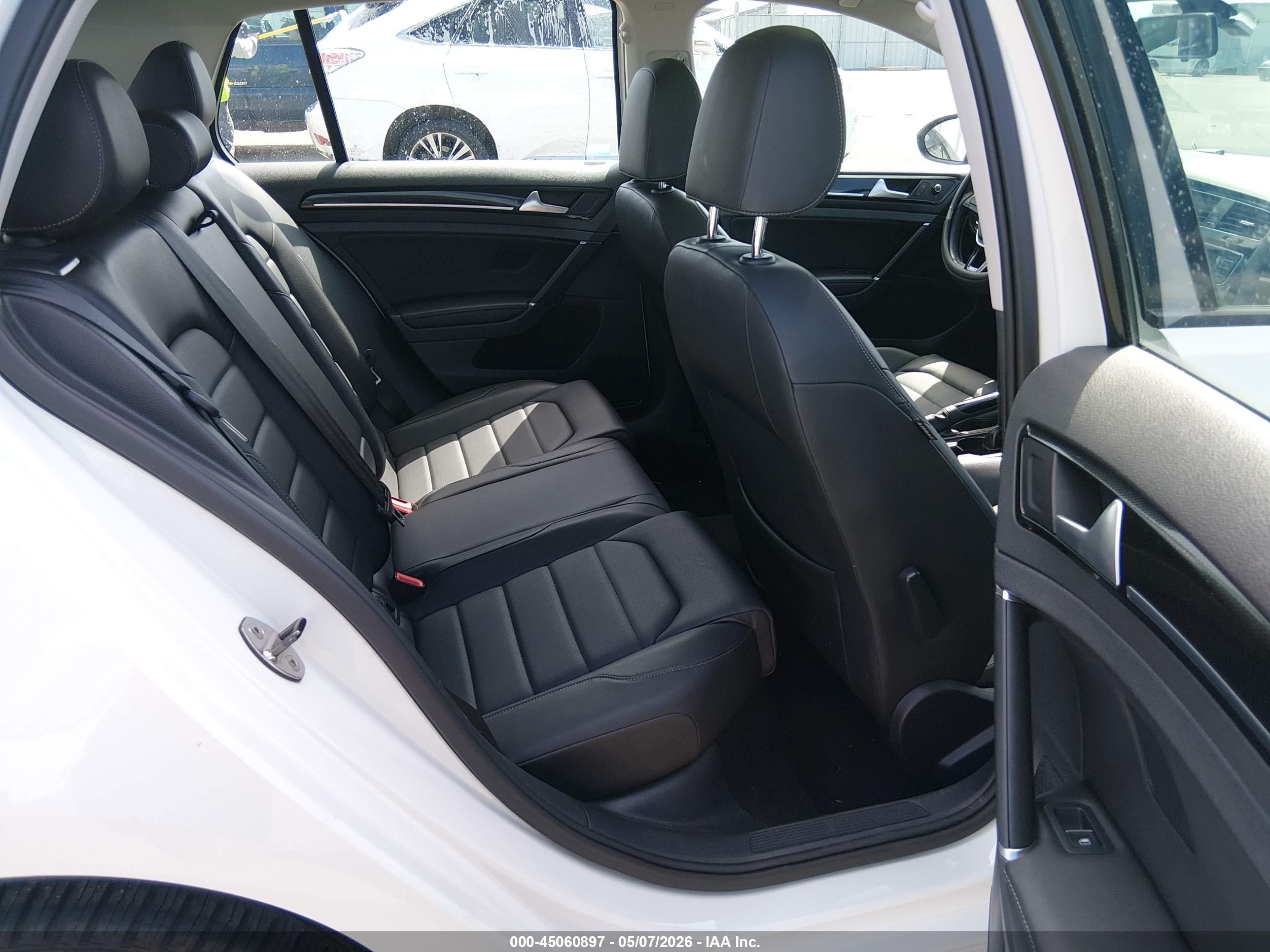 2015 Volkswagen Golf Tdi Sel 4-door White vin: 3VW2A7AU8FM088847