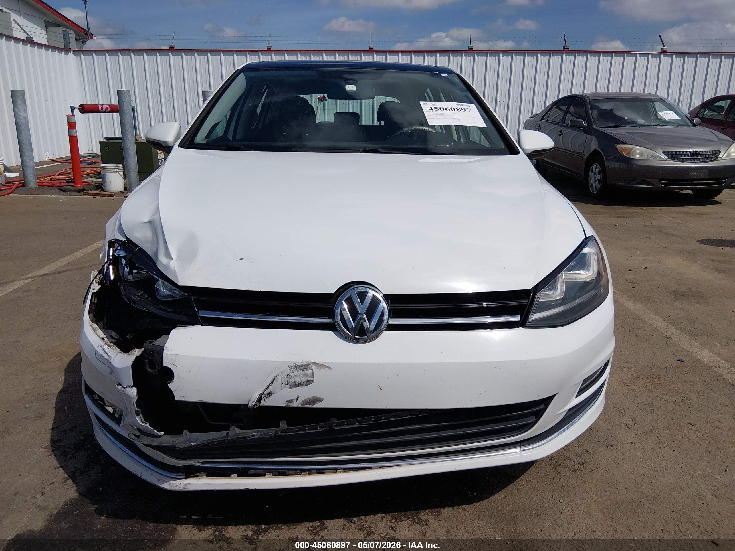 2015 Volkswagen Golf Tdi Sel 4-door White vin: 3VW2A7AU8FM088847