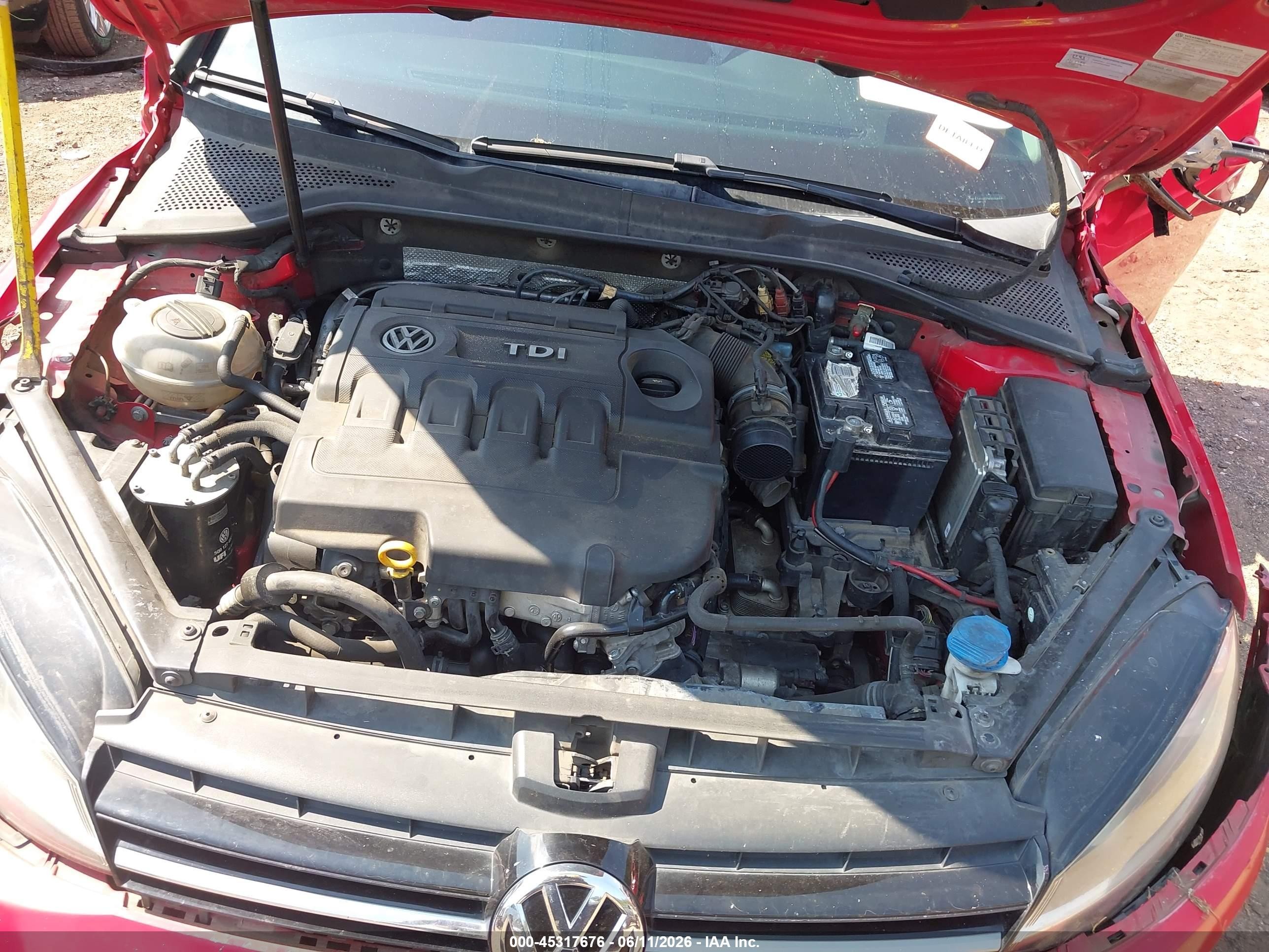 2015 Volkswagen Golf Tdi Se 4-door Red vin: 3VW2A7AUXFM050889