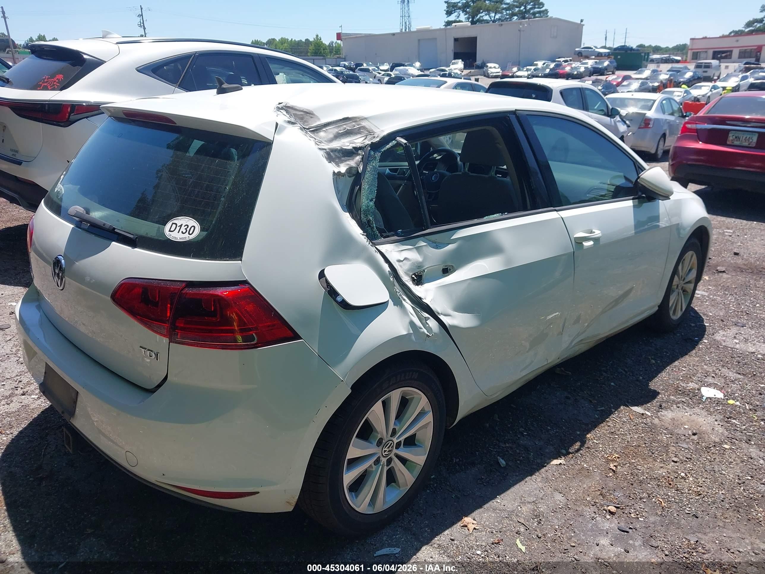 2015 Volkswagen Golf Tdi S 4-door White vin: 3VW2A7AUXFM079583