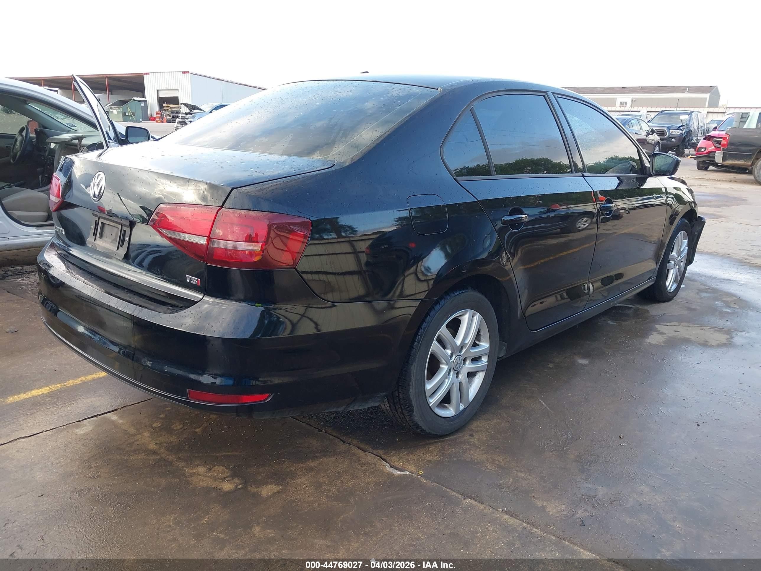 2018 Volkswagen Jetta 1.4t S Черный vin: 3VW2B7AJ0JM244519