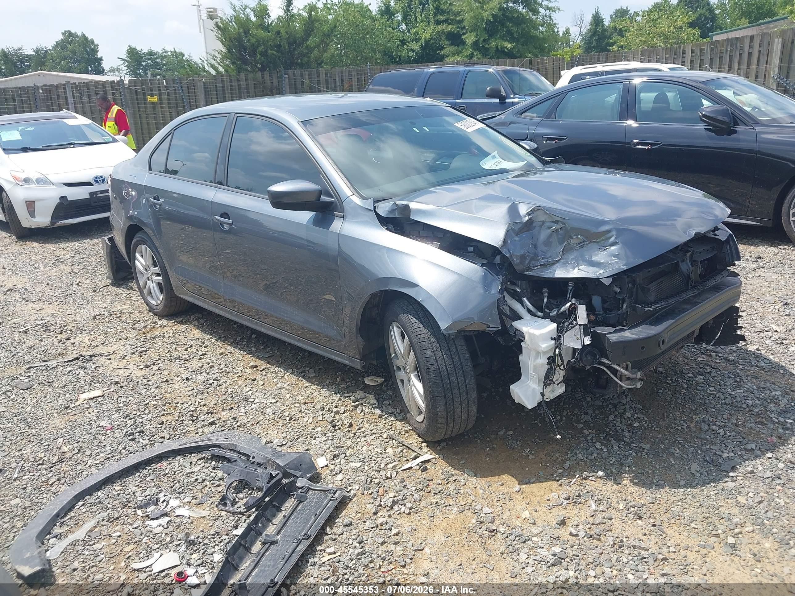 3VW2B7AJ2JM237216
