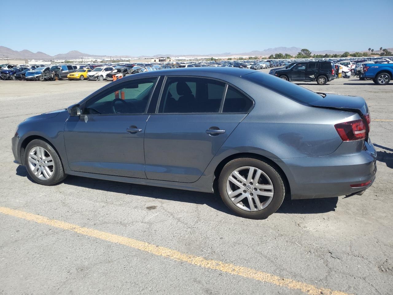 2018 Volkswagen Jetta S Серый vin: 3VW2B7AJ4JM232695