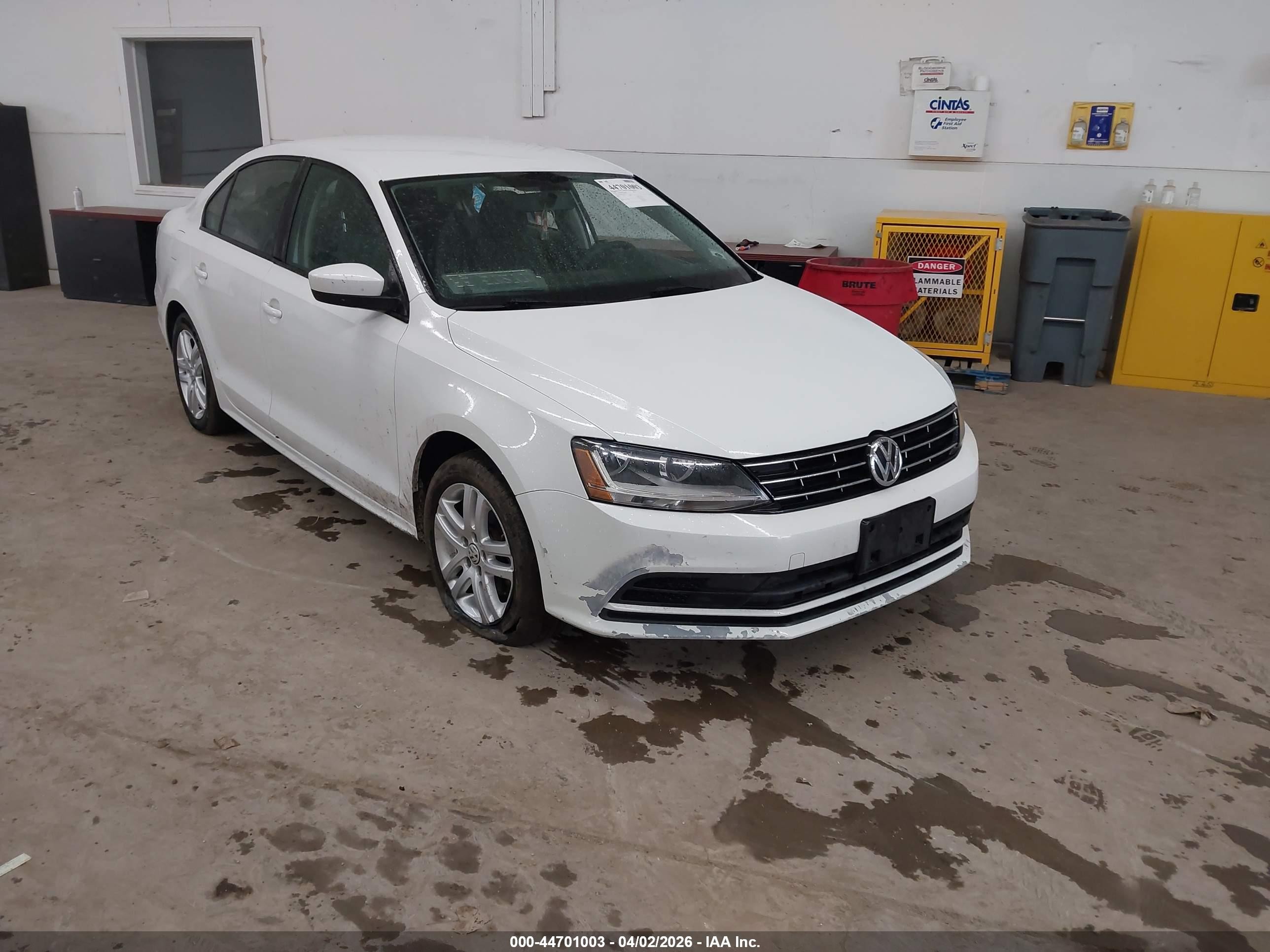 3VW2B7AJ4JM233717