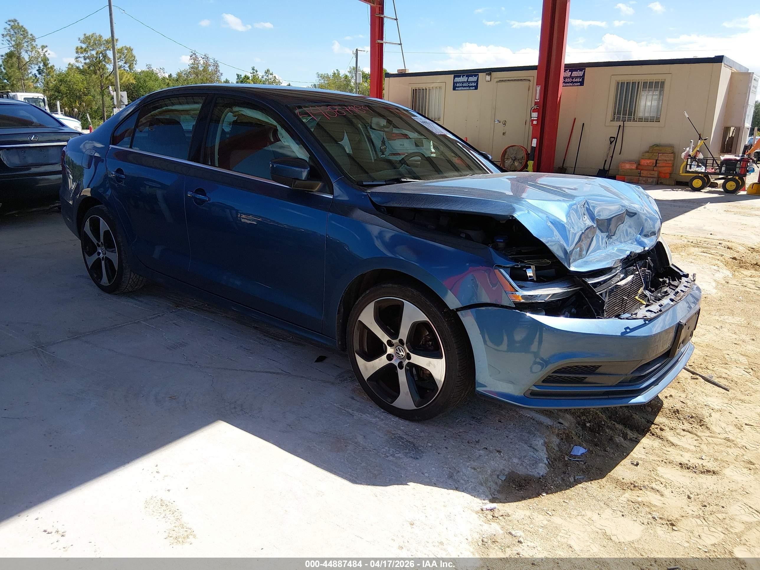 3VW2B7AJ5HM258460