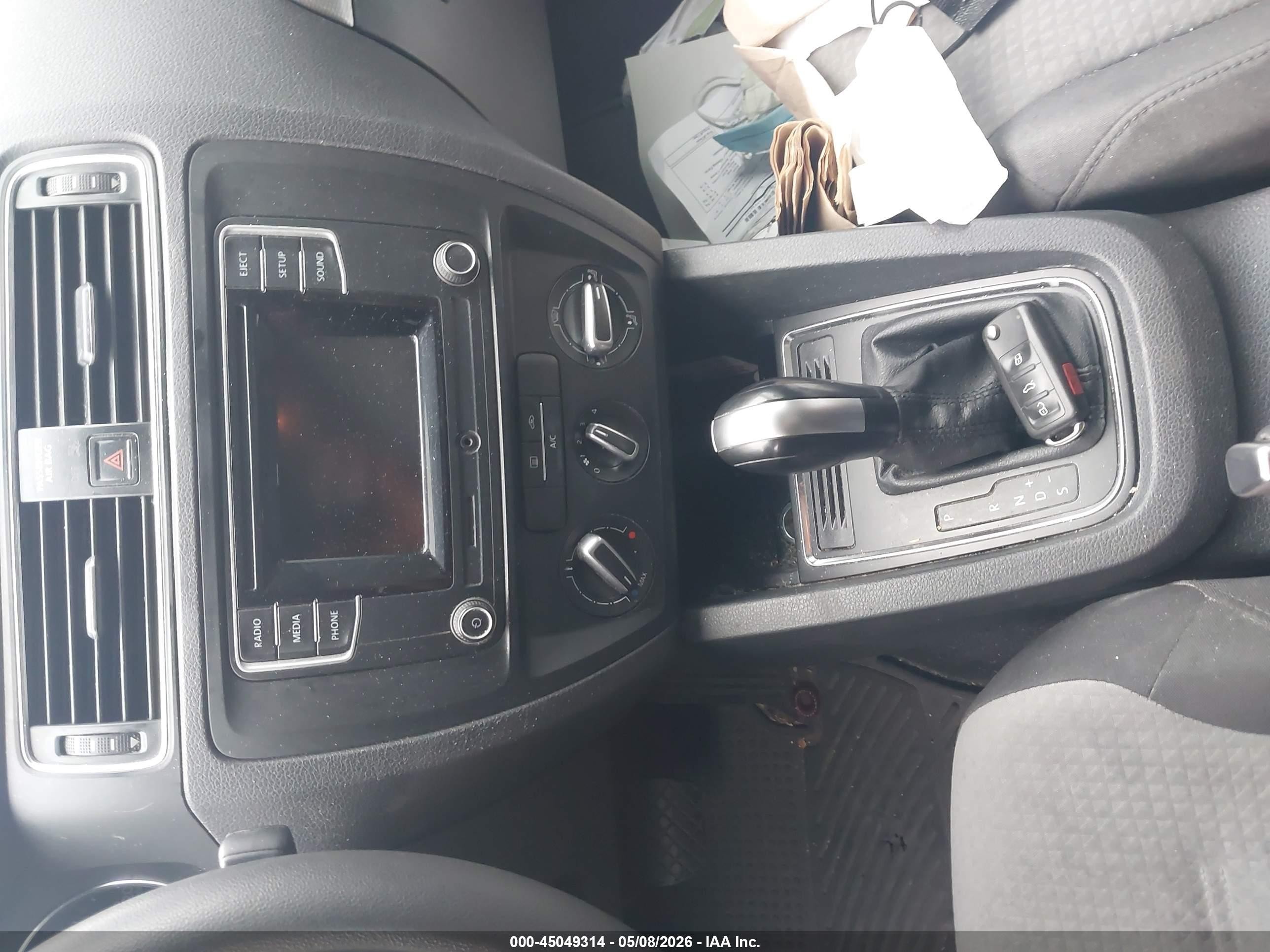 2017 Volkswagen Jetta 1.4t S Белый vin: 3VW2B7AJ7HM396159