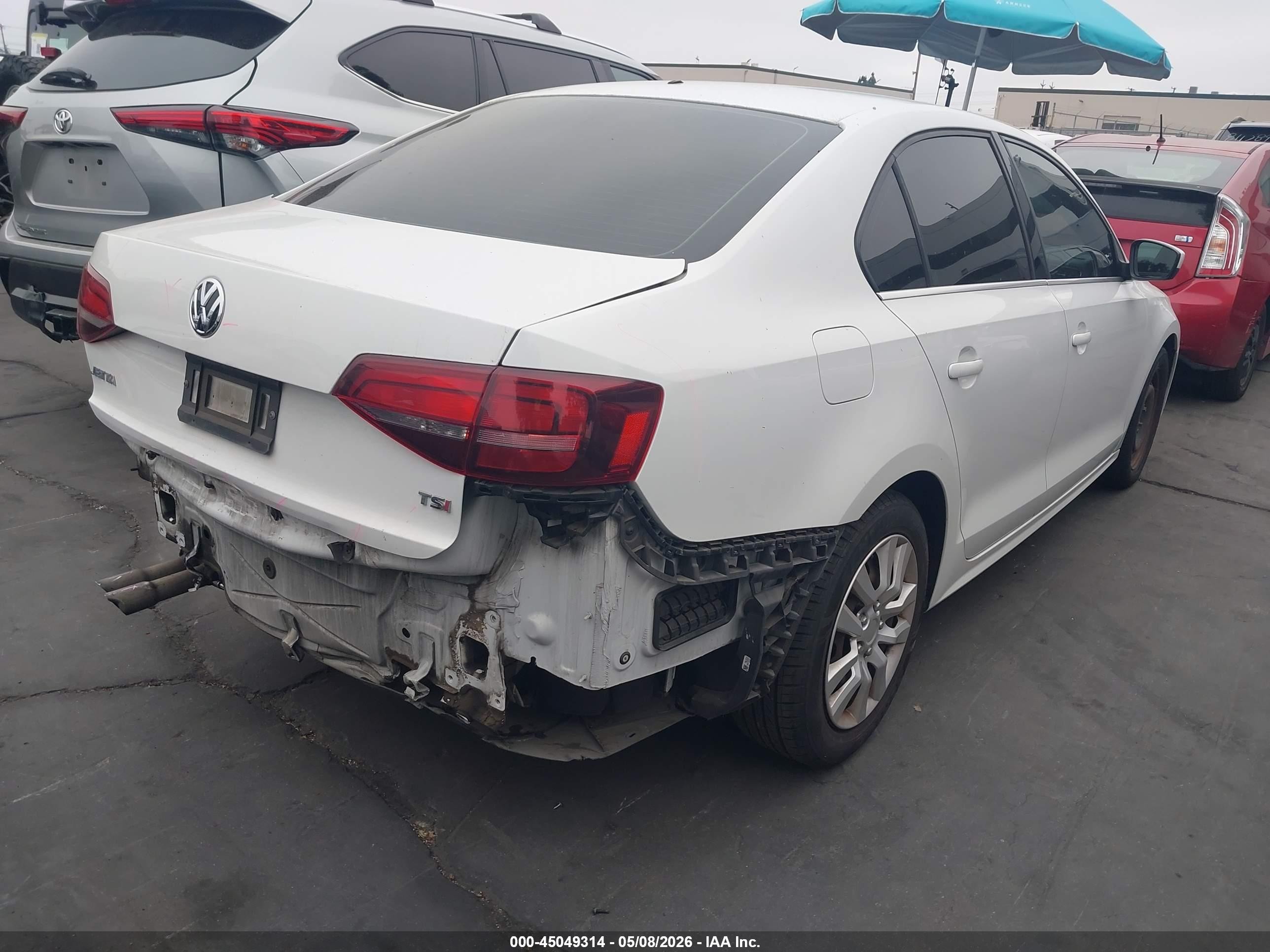 2017 Volkswagen Jetta 1.4t S Белый vin: 3VW2B7AJ7HM396159