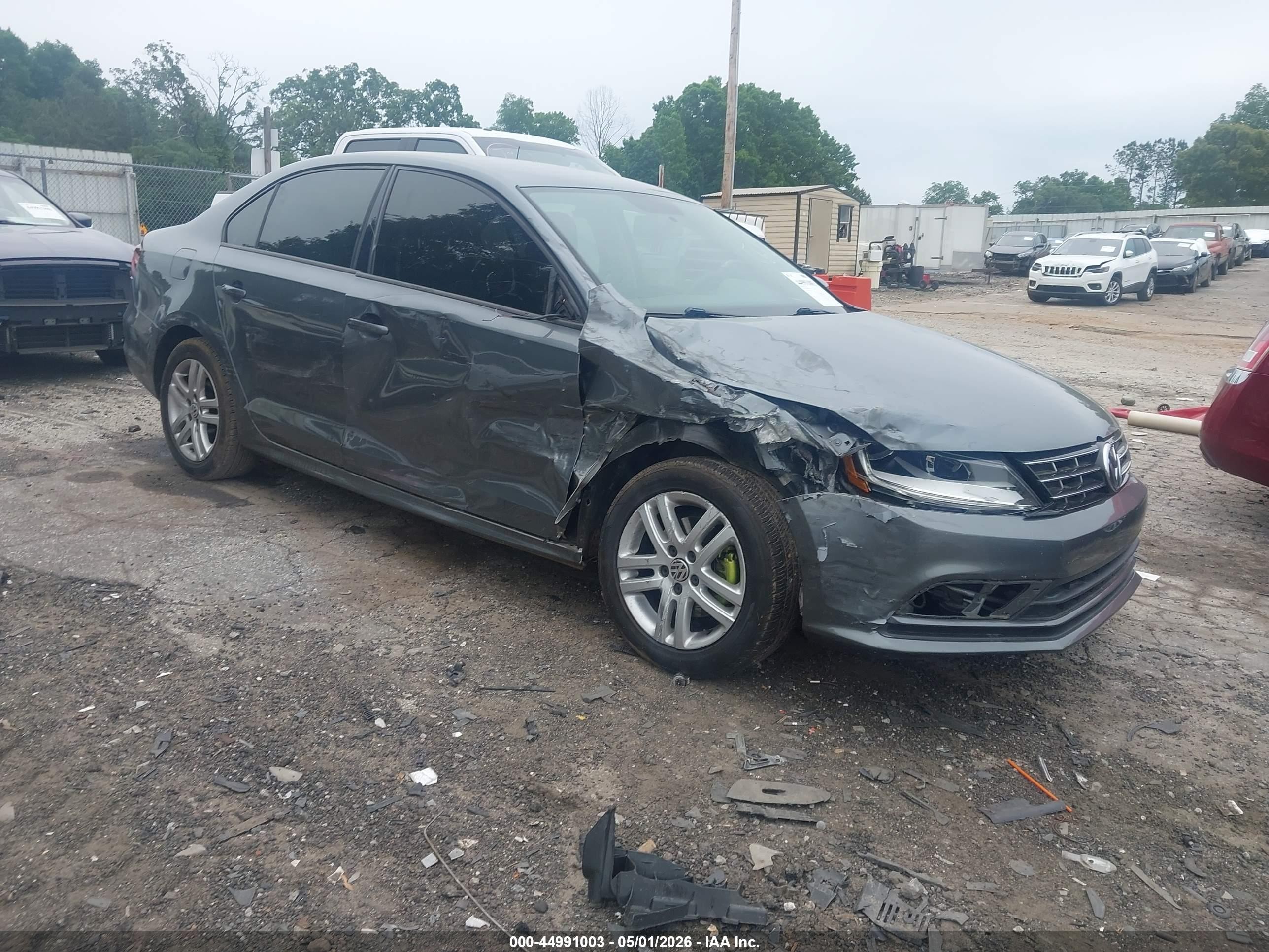 3VW2B7AJ7JM255615