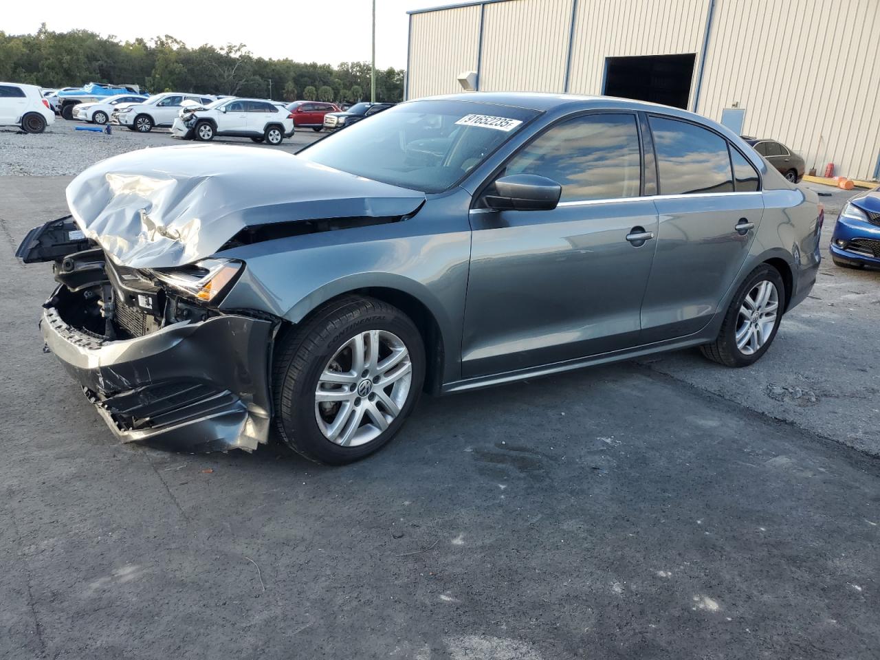 3VW2B7AJ8HM352056