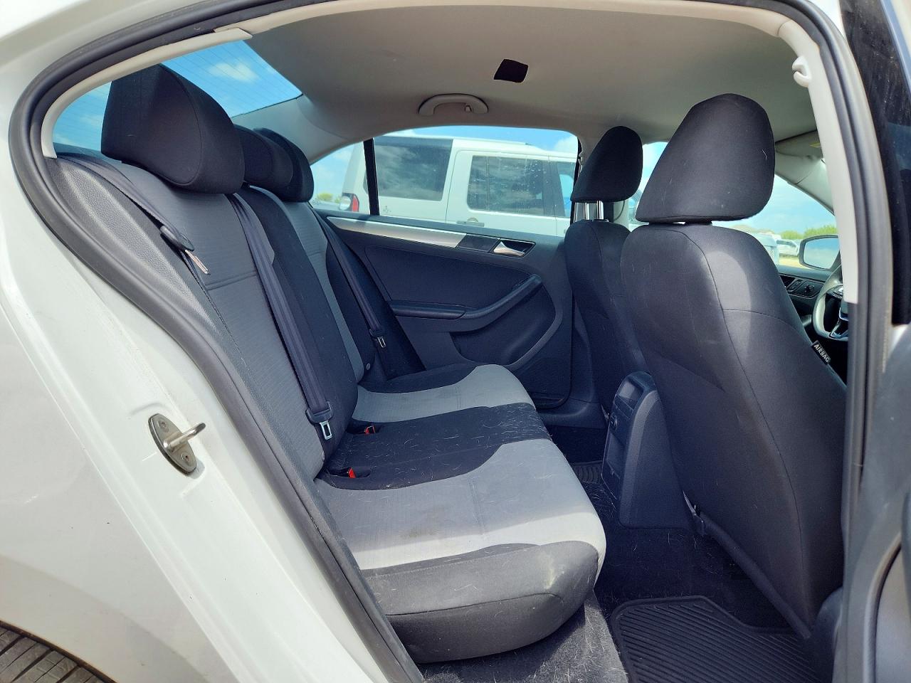 2017 Volkswagen Jetta S White vin: 3VW2B7AJXHM311203