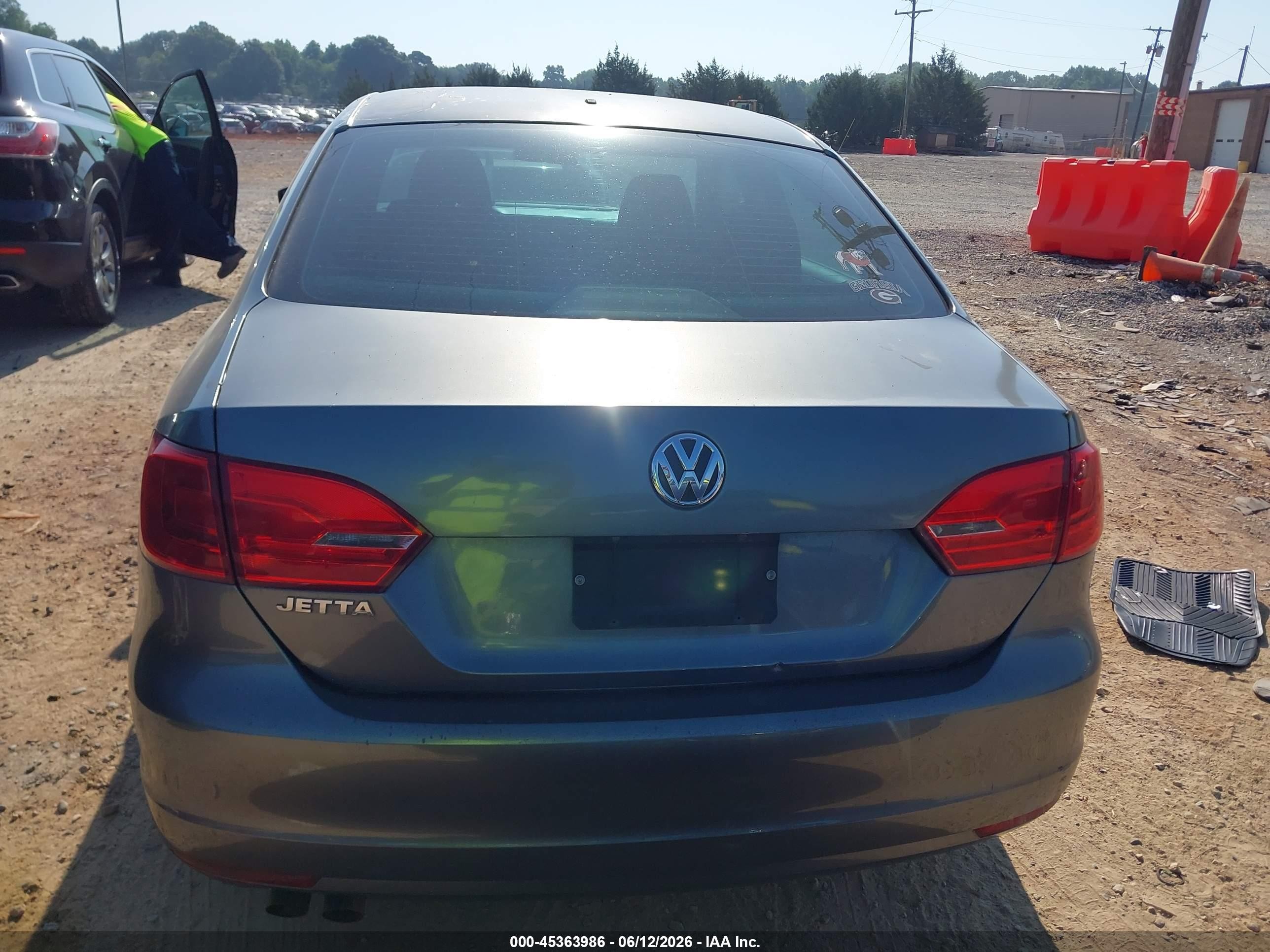 2011 Volkswagen Jetta 2.0l S Gray vin: 3VW2K7AJ0BM010107