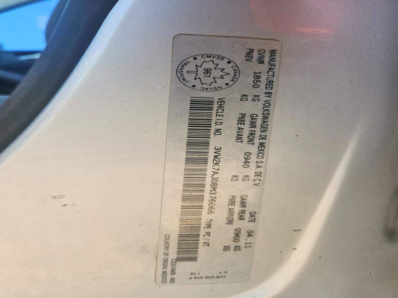 2011 Volkswagen Jetta Base Silver vin: 3VW2K7AJ0BM376066