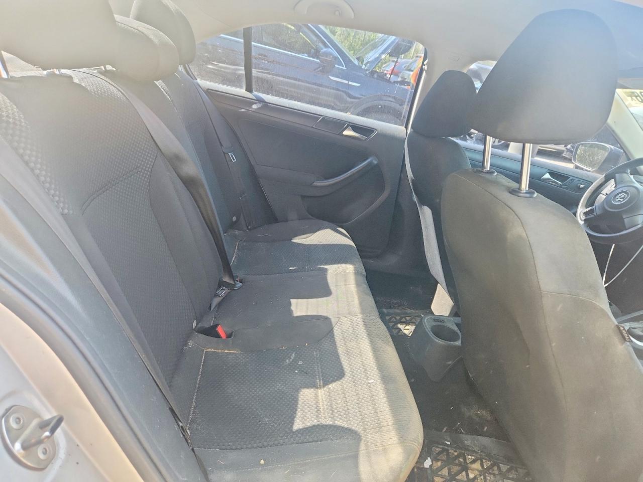 2011 Volkswagen Jetta Base Silver vin: 3VW2K7AJ0BM376066