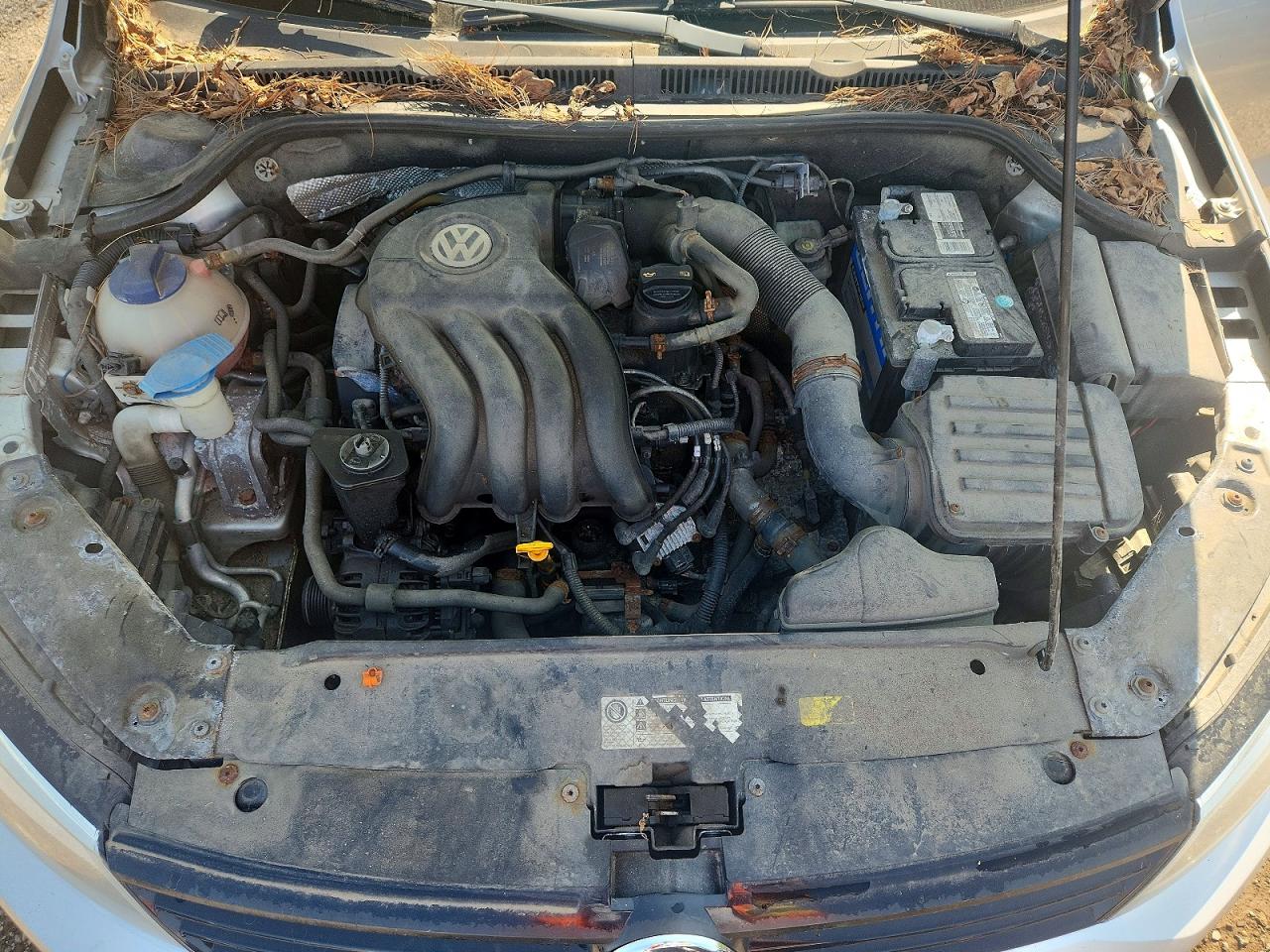 2011 Volkswagen Jetta Base Silver vin: 3VW2K7AJ0BM376066
