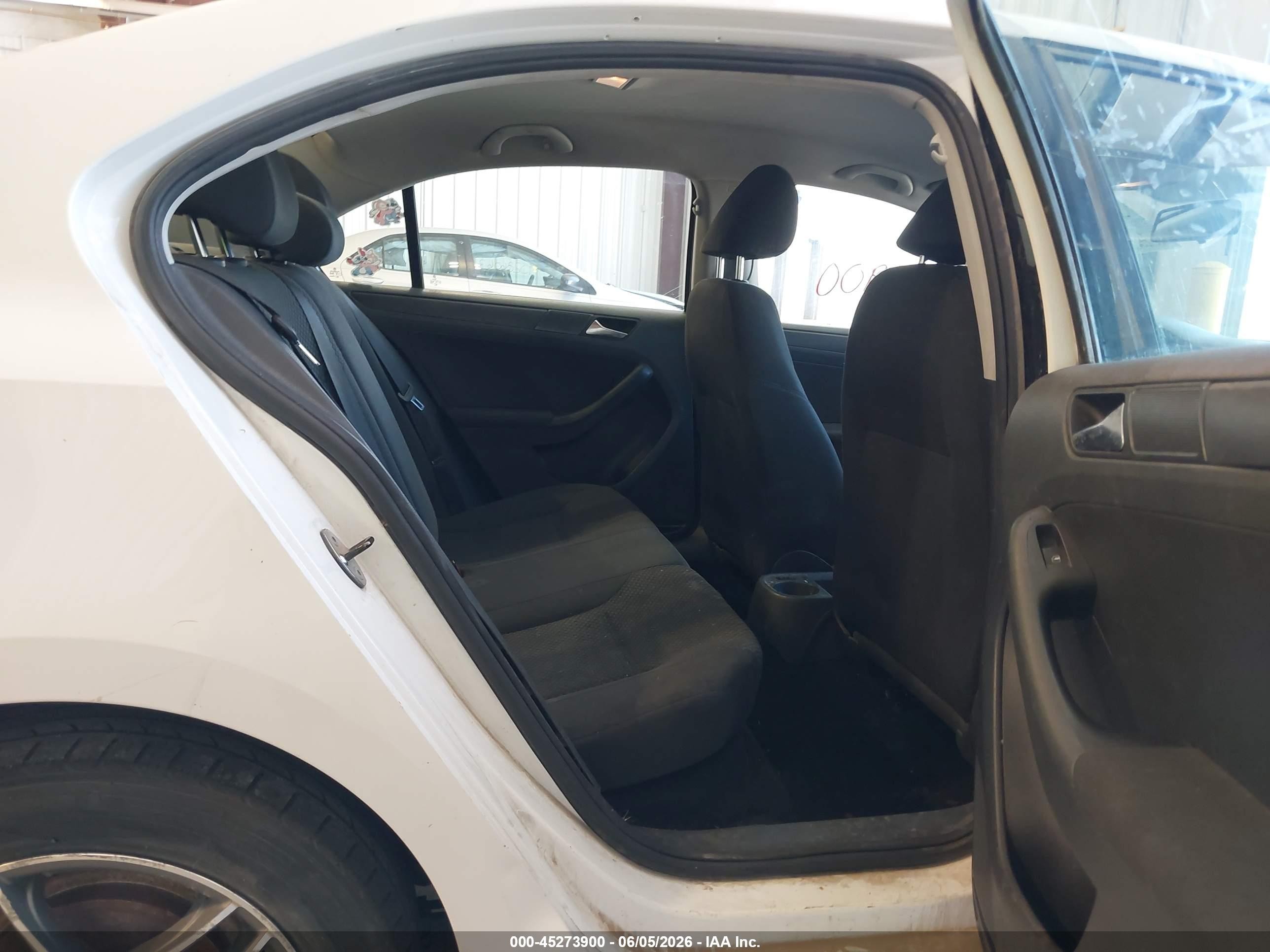 2012 Volkswagen Jetta 2.0l S White vin: 3VW2K7AJ0CM352660