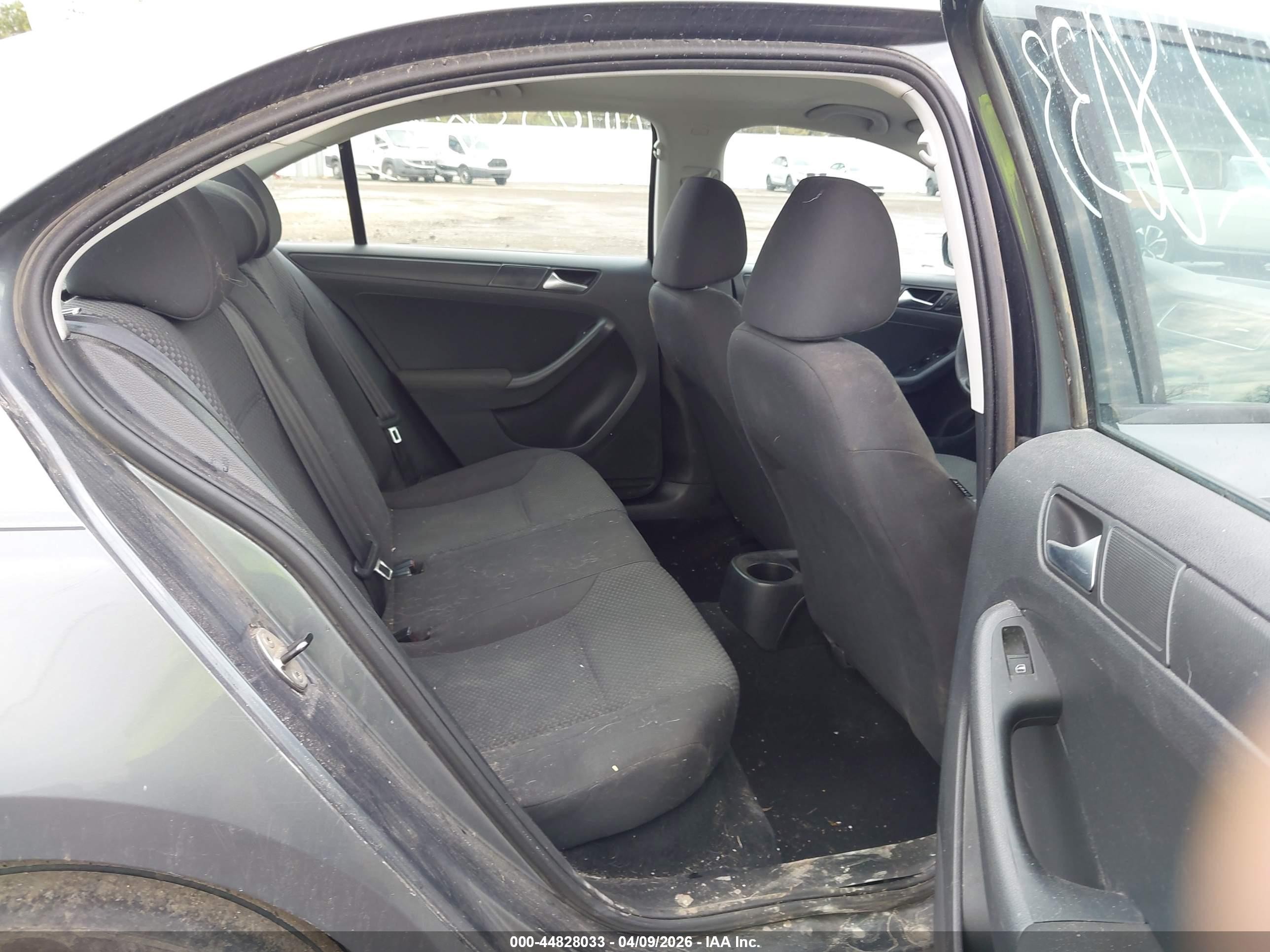 2012 Volkswagen Jetta 2.0l S Серый vin: 3VW2K7AJ0CM397078