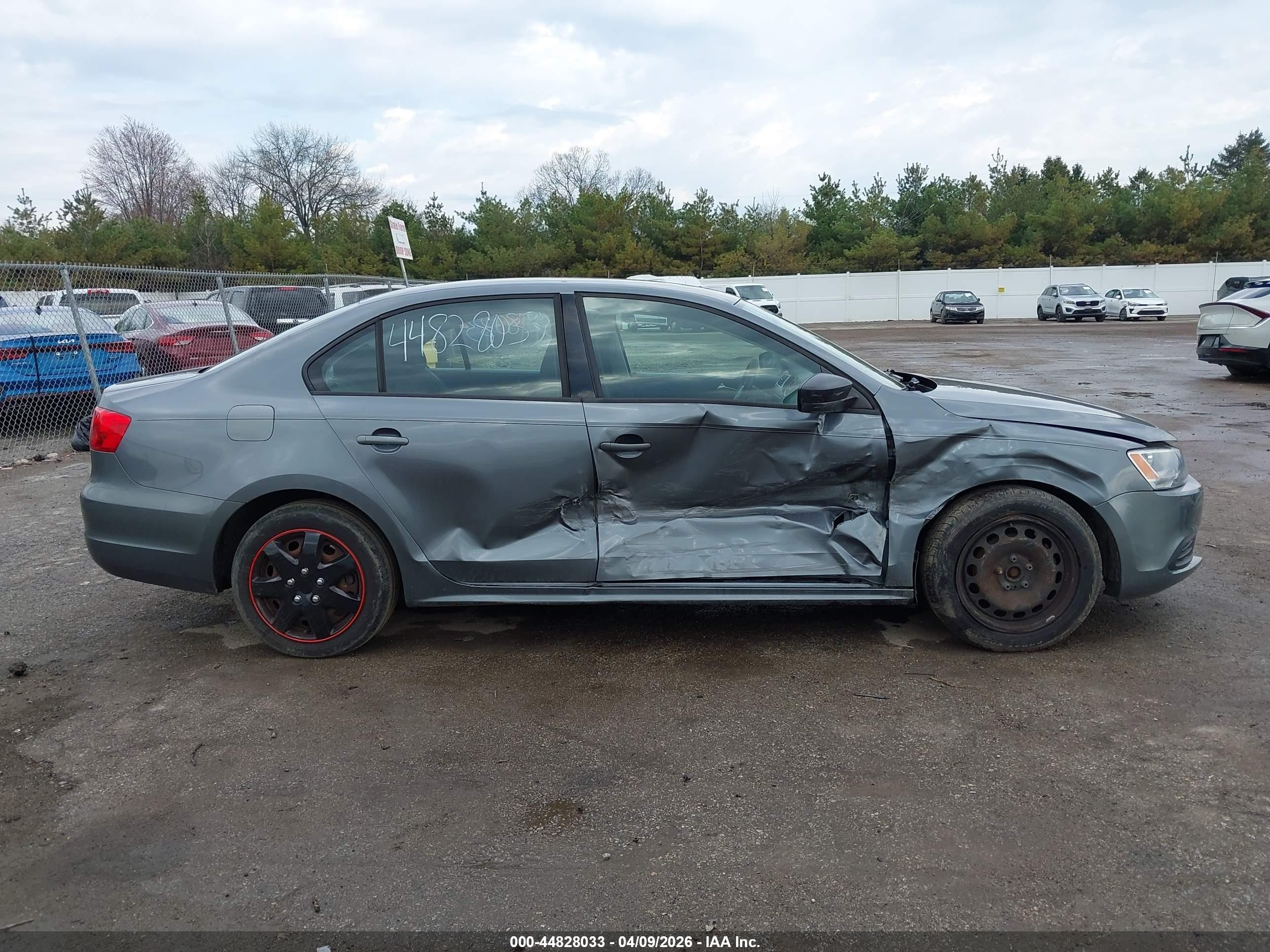 2012 Volkswagen Jetta 2.0l S Серый vin: 3VW2K7AJ0CM397078
