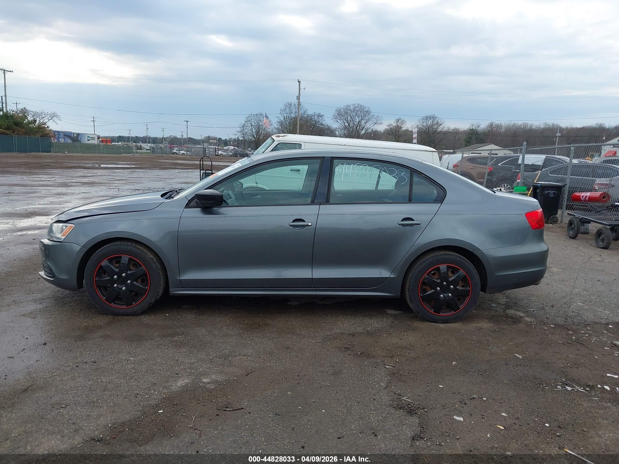 2012 Volkswagen Jetta 2.0l S Серый vin: 3VW2K7AJ0CM397078