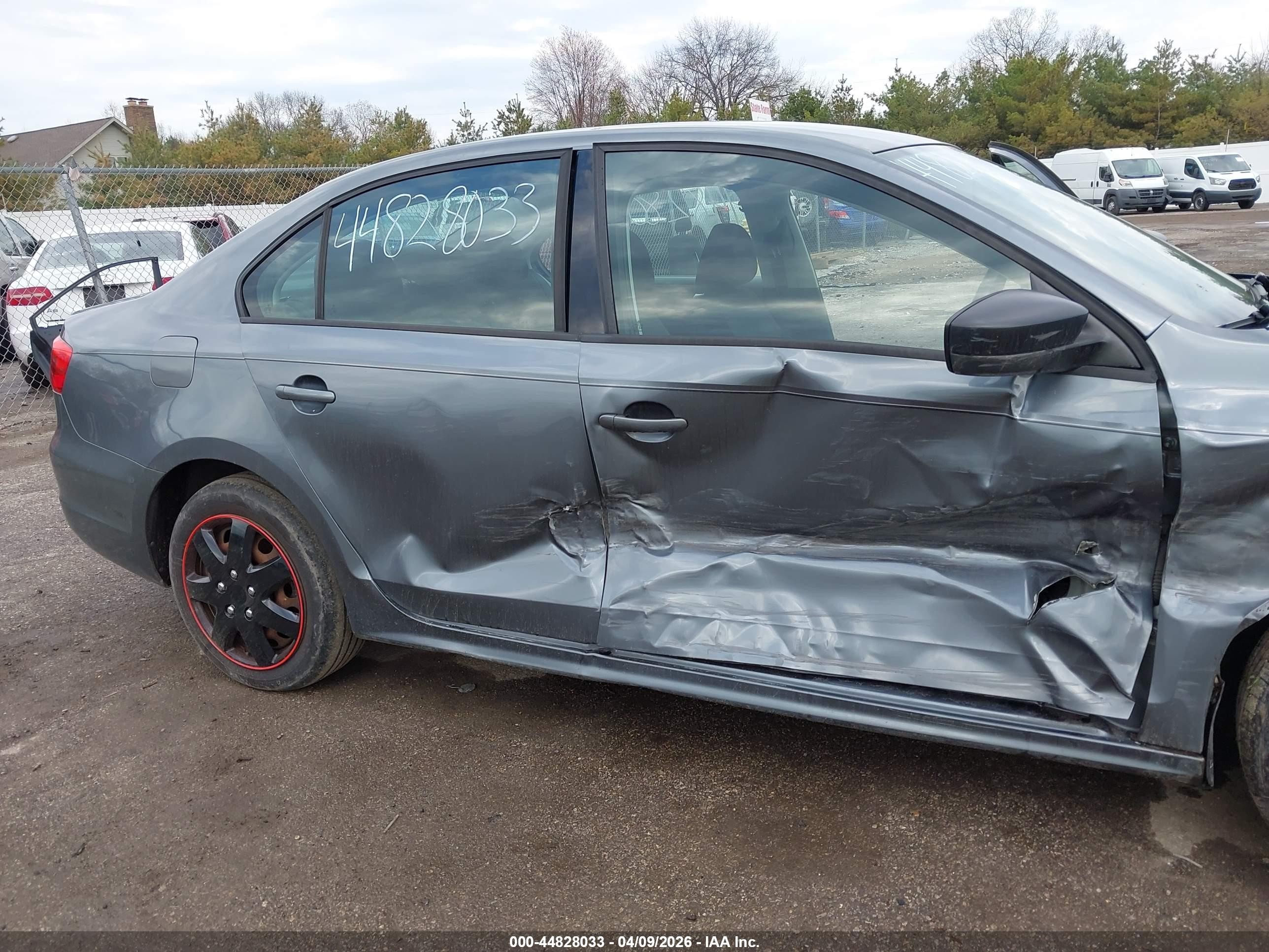 2012 Volkswagen Jetta 2.0l S Серый vin: 3VW2K7AJ0CM397078