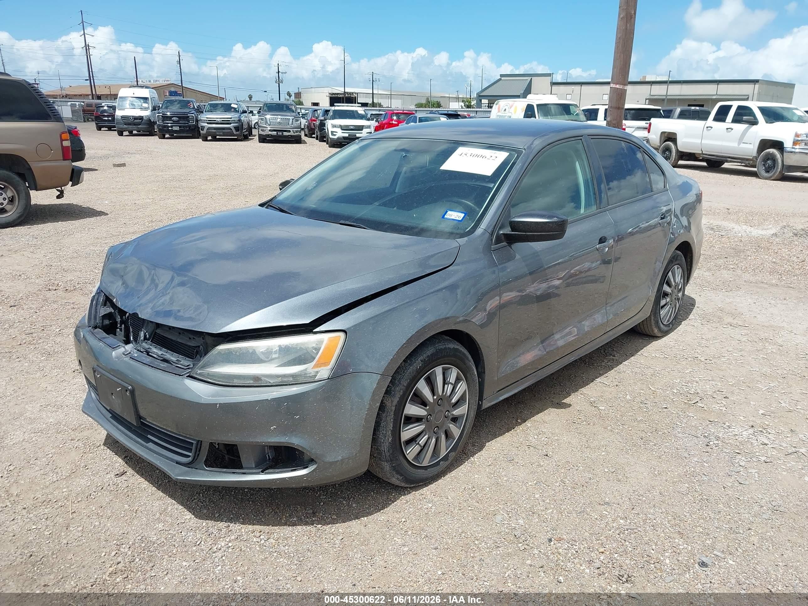 2013 Volkswagen Jetta 2.0l S Silver vin: 3VW2K7AJ0DM200332