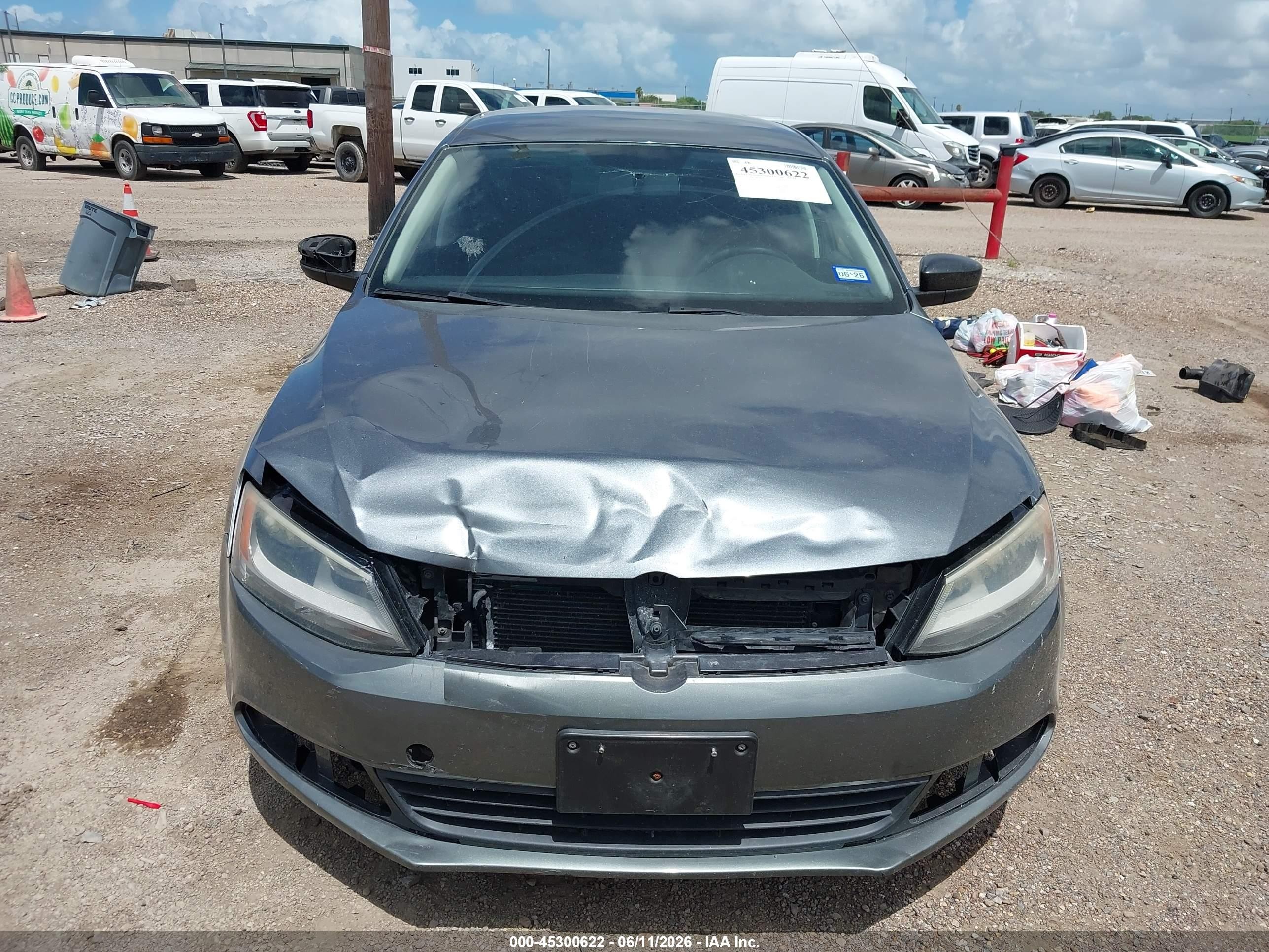 2013 Volkswagen Jetta 2.0l S Silver vin: 3VW2K7AJ0DM200332